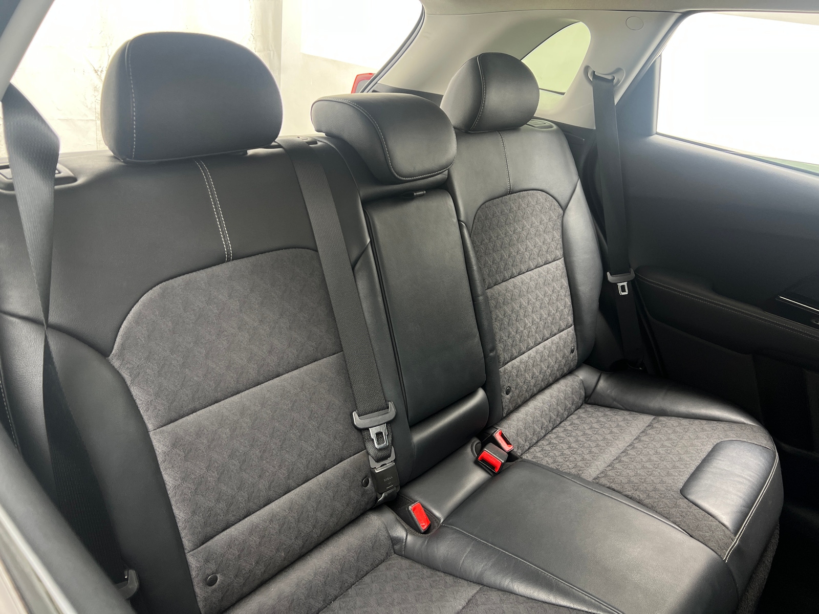 Thumbnail: 2020 Kia Niro - 5