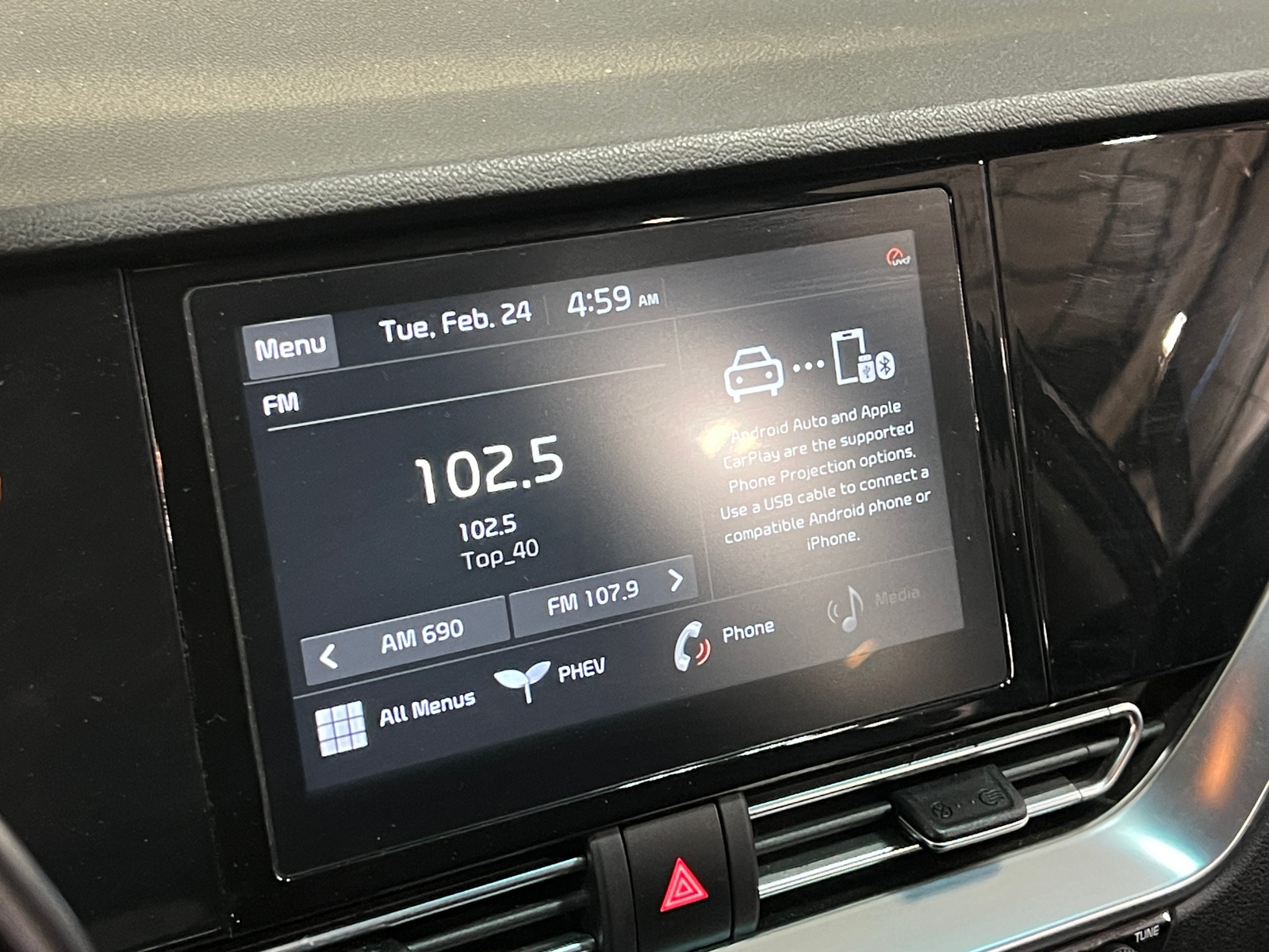 Thumbnail: 2020 Kia Niro - 3