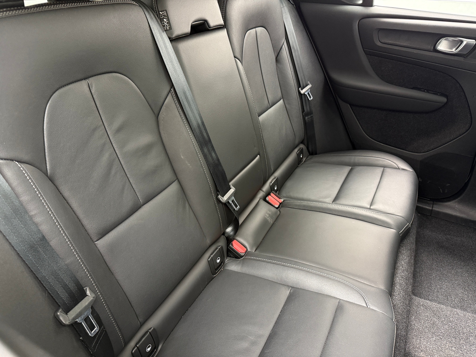 Thumbnail: 2025 Volvo XC40 - 5