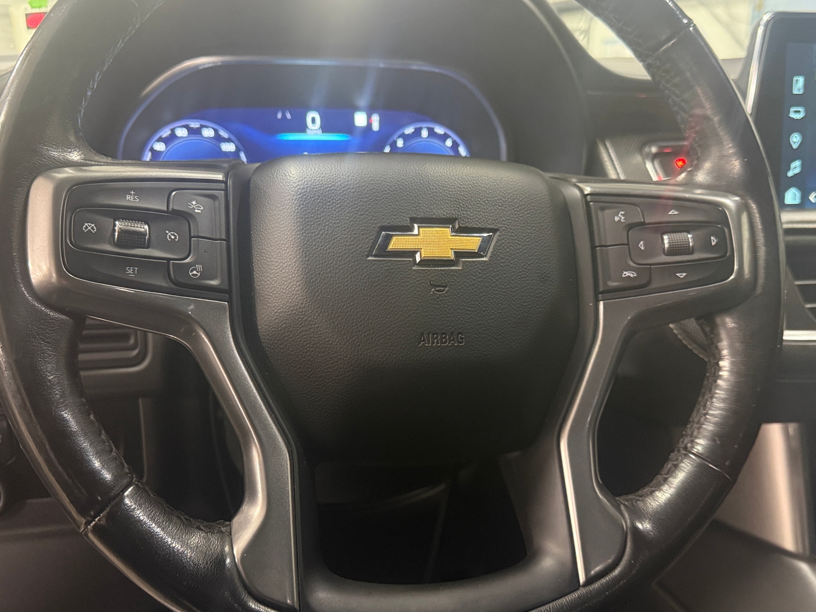 Thumbnail: 2023 Chevrolet Suburban - 4