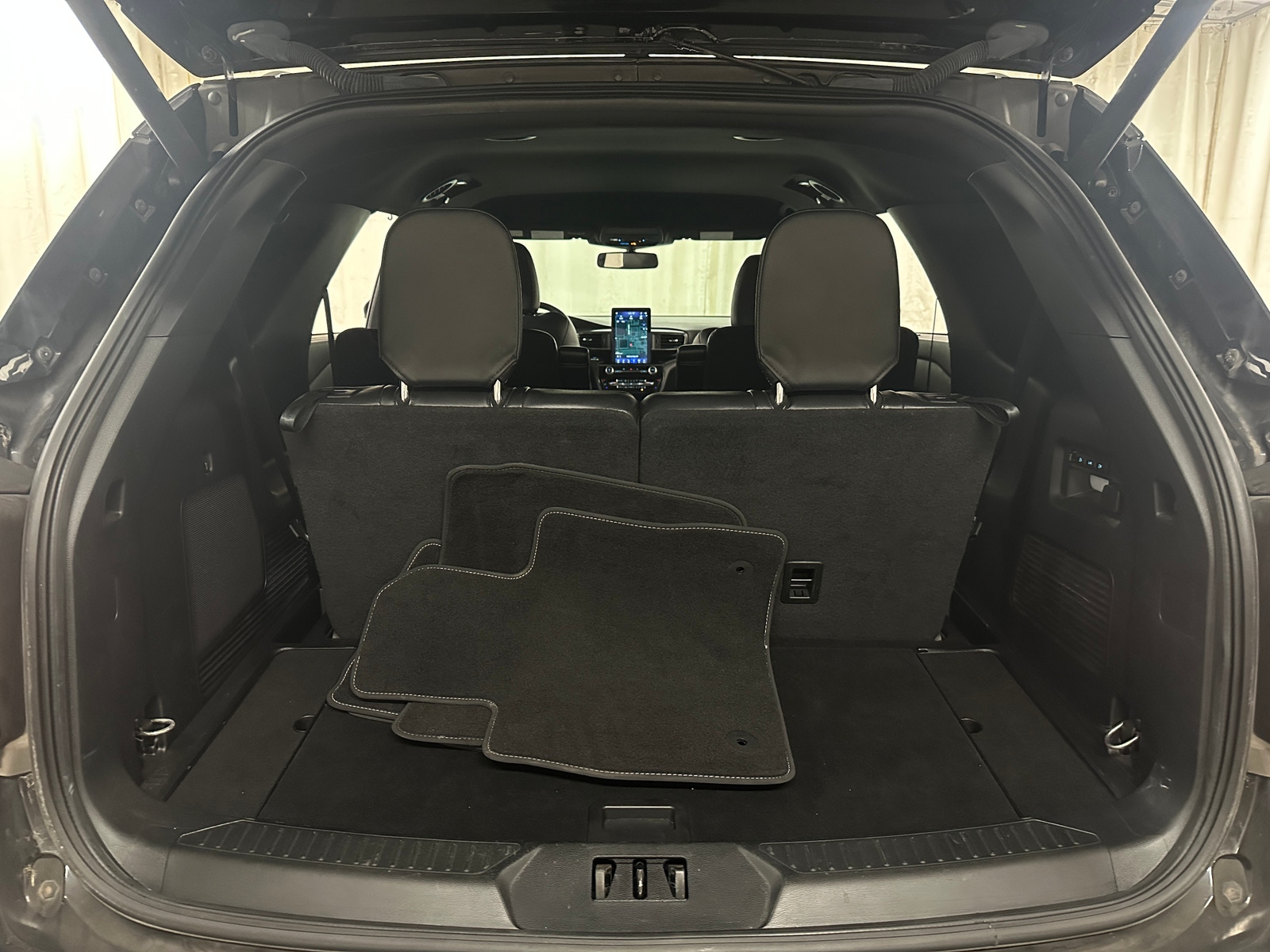 Thumbnail: 2023 Ford Explorer - 6