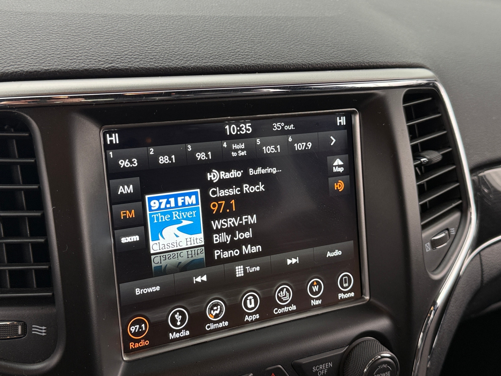 Thumbnail: 2018 Jeep Grand Cherokee - 3