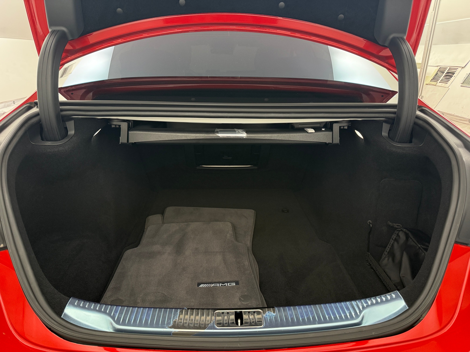 Thumbnail: 2023 Mercedes-Benz S-Class - 6