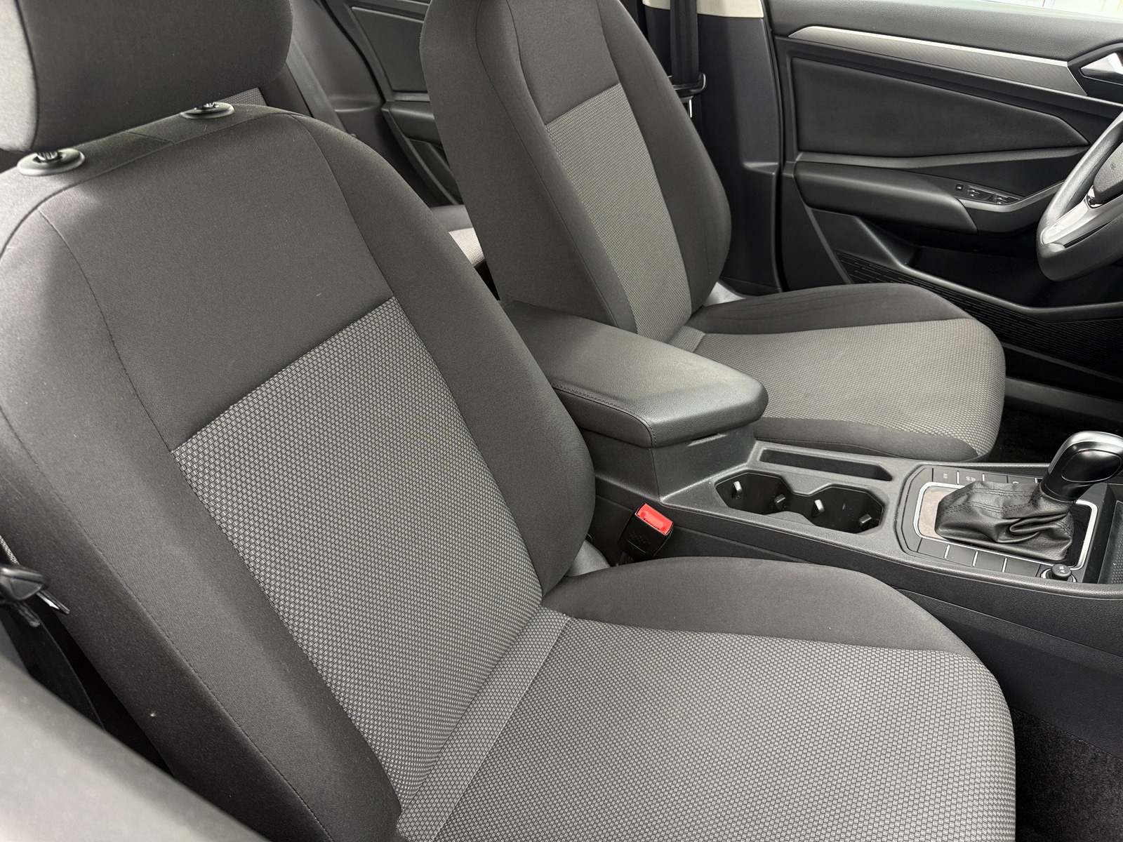 Thumbnail: 2020 Volkswagen Jetta - 2