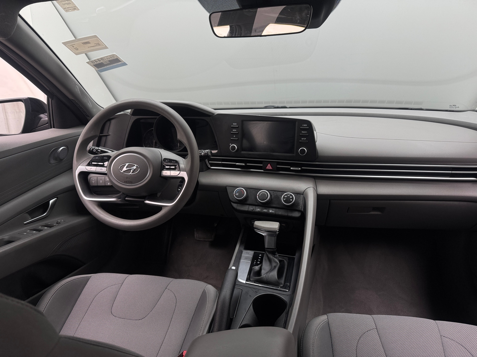 Thumbnail: 2021 Hyundai Elantra - 3