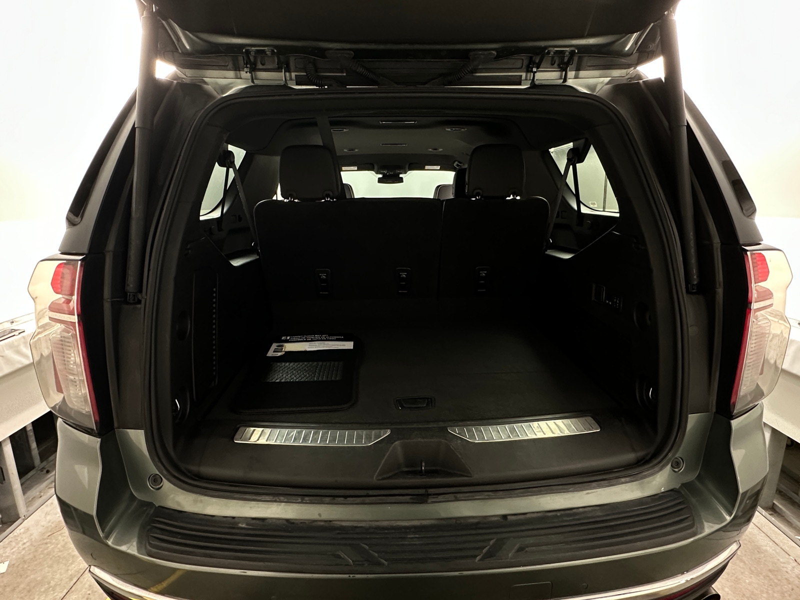 Thumbnail: 2023 Chevrolet Suburban - 6