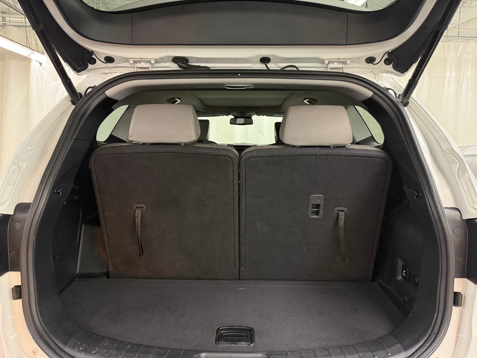 Thumbnail: 2019 Hyundai Santa Fe - 6