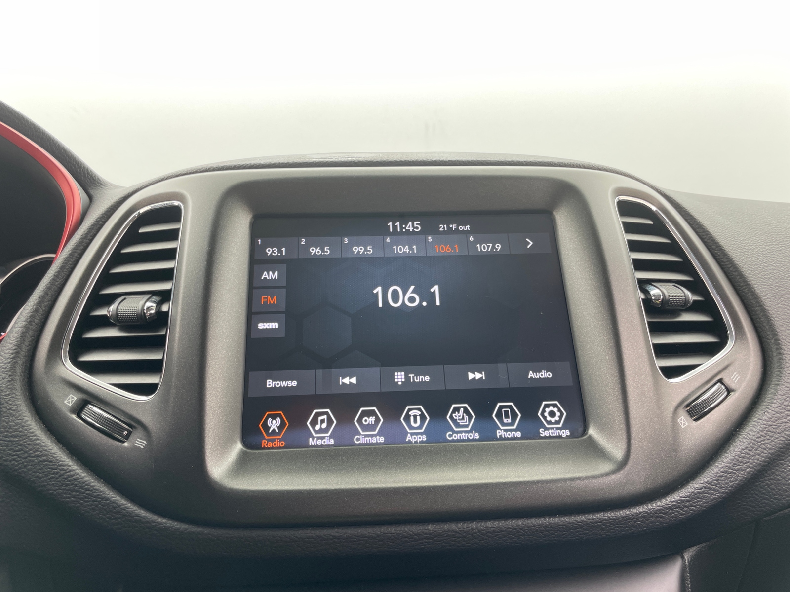 Thumbnail: 2019 Jeep Compass - 3