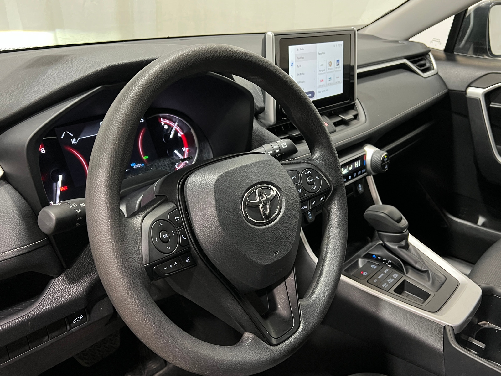 Thumbnail: 2025 Toyota RAV4 - 5