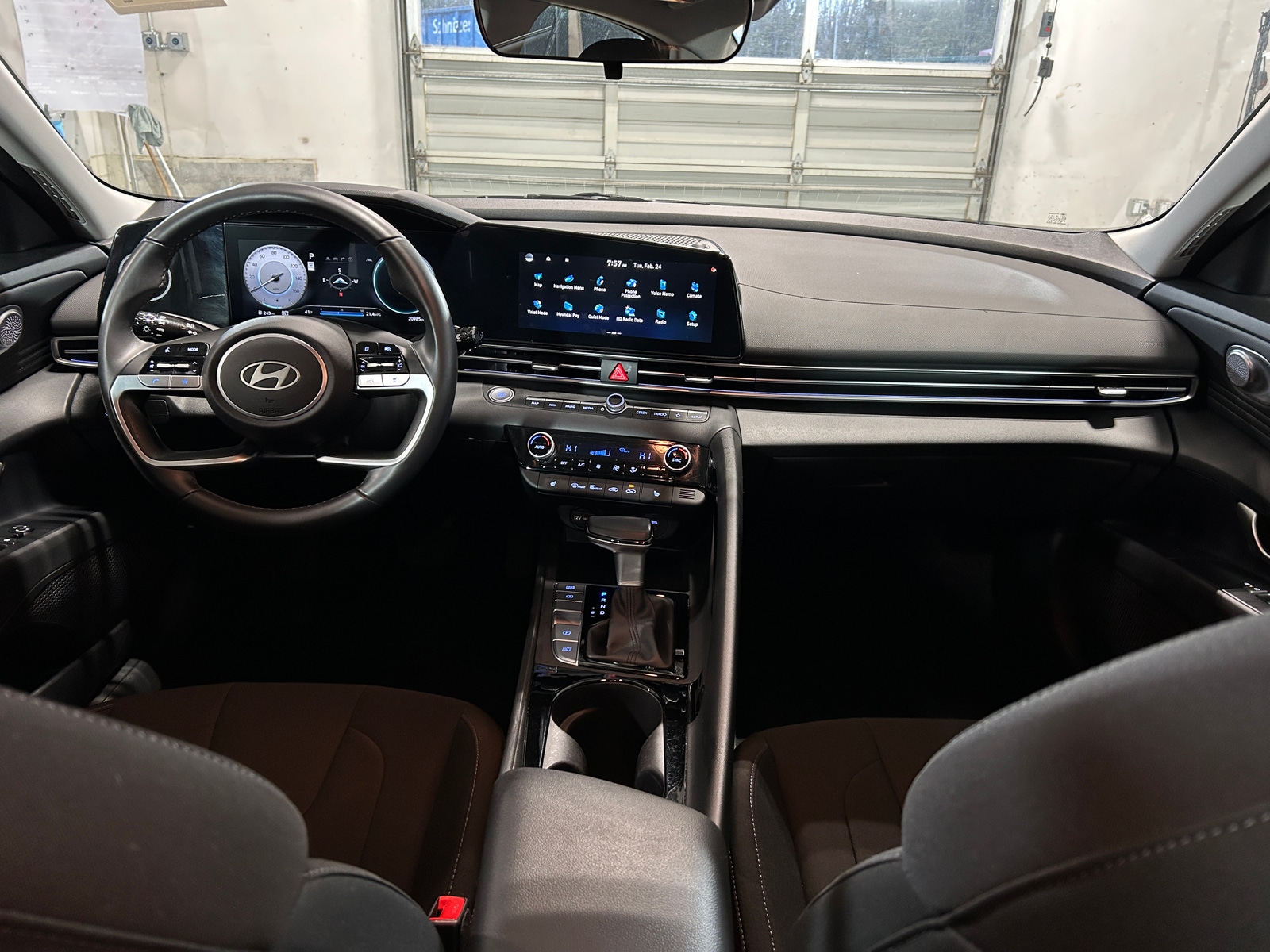 Thumbnail: 2025 Hyundai Elantra - 3