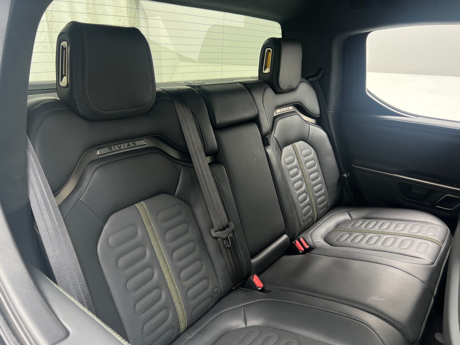 Thumbnail: 2024 Rivian R1T - 5
