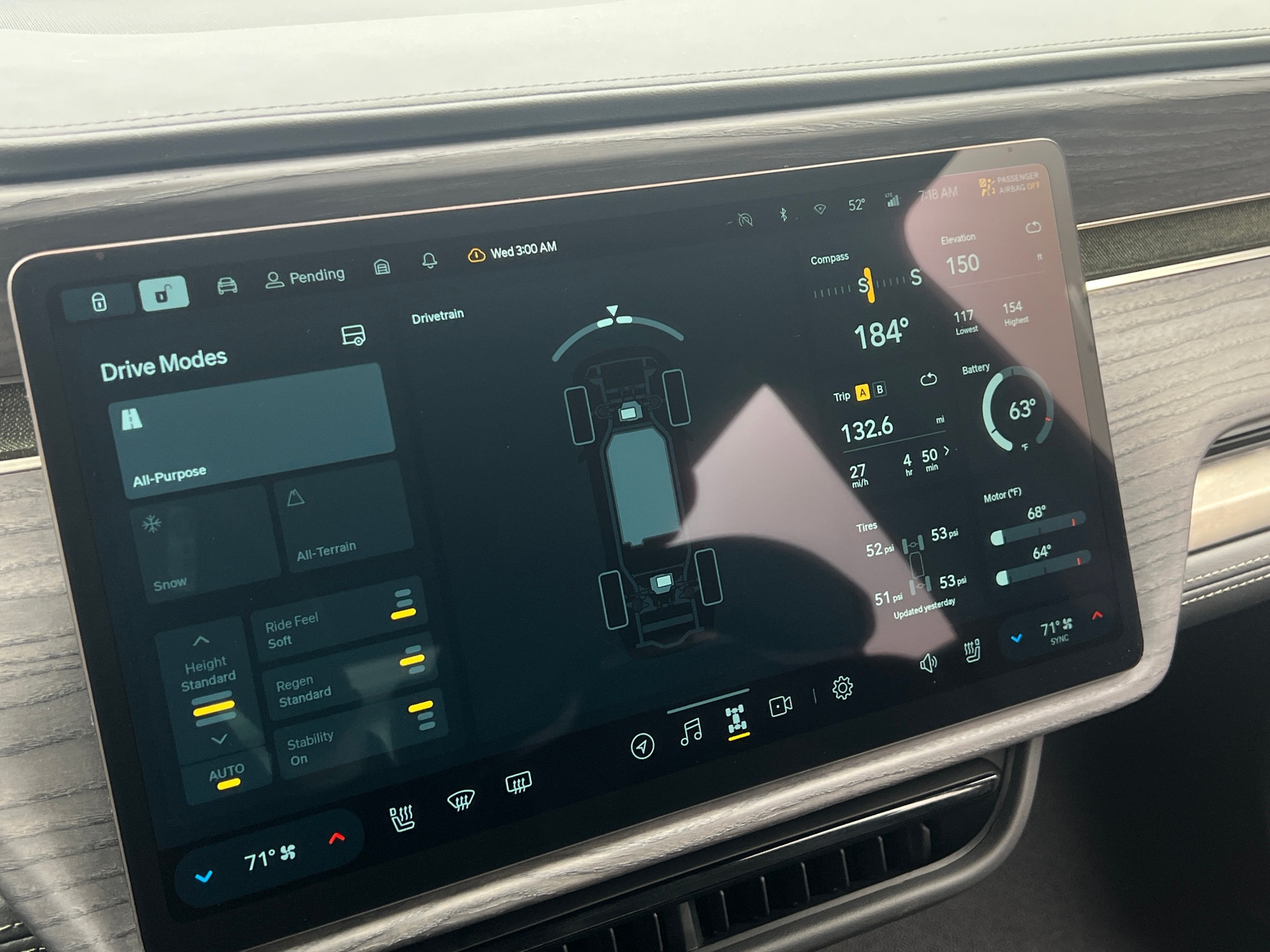 Thumbnail: 2024 Rivian R1T - 3