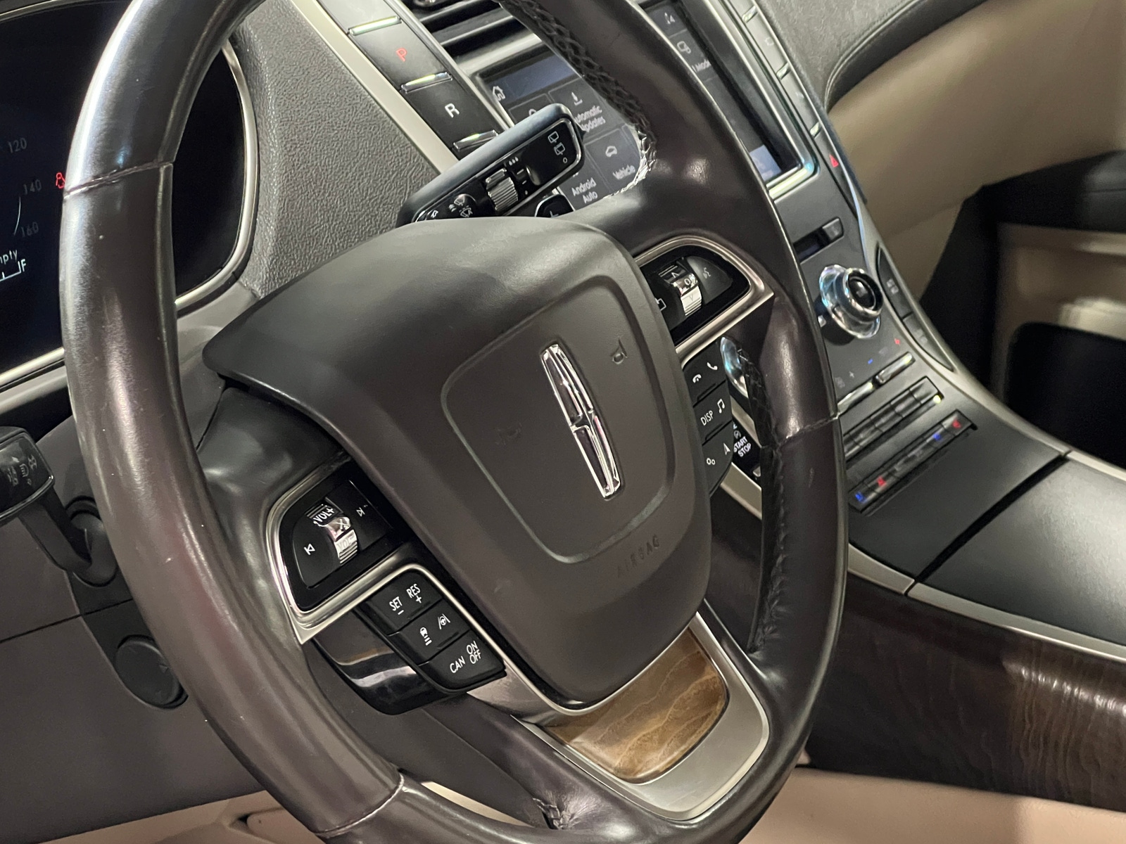 Thumbnail: 2020 Lincoln Nautilus - 4