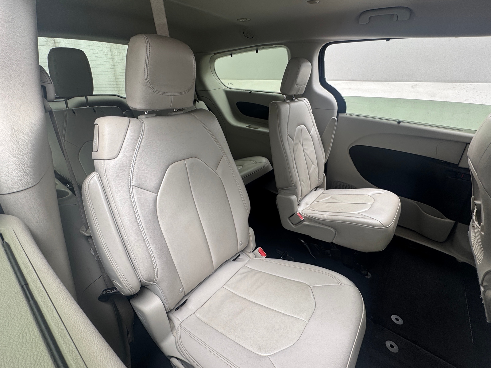 Thumbnail: 2017 Chrysler Pacifica - 5