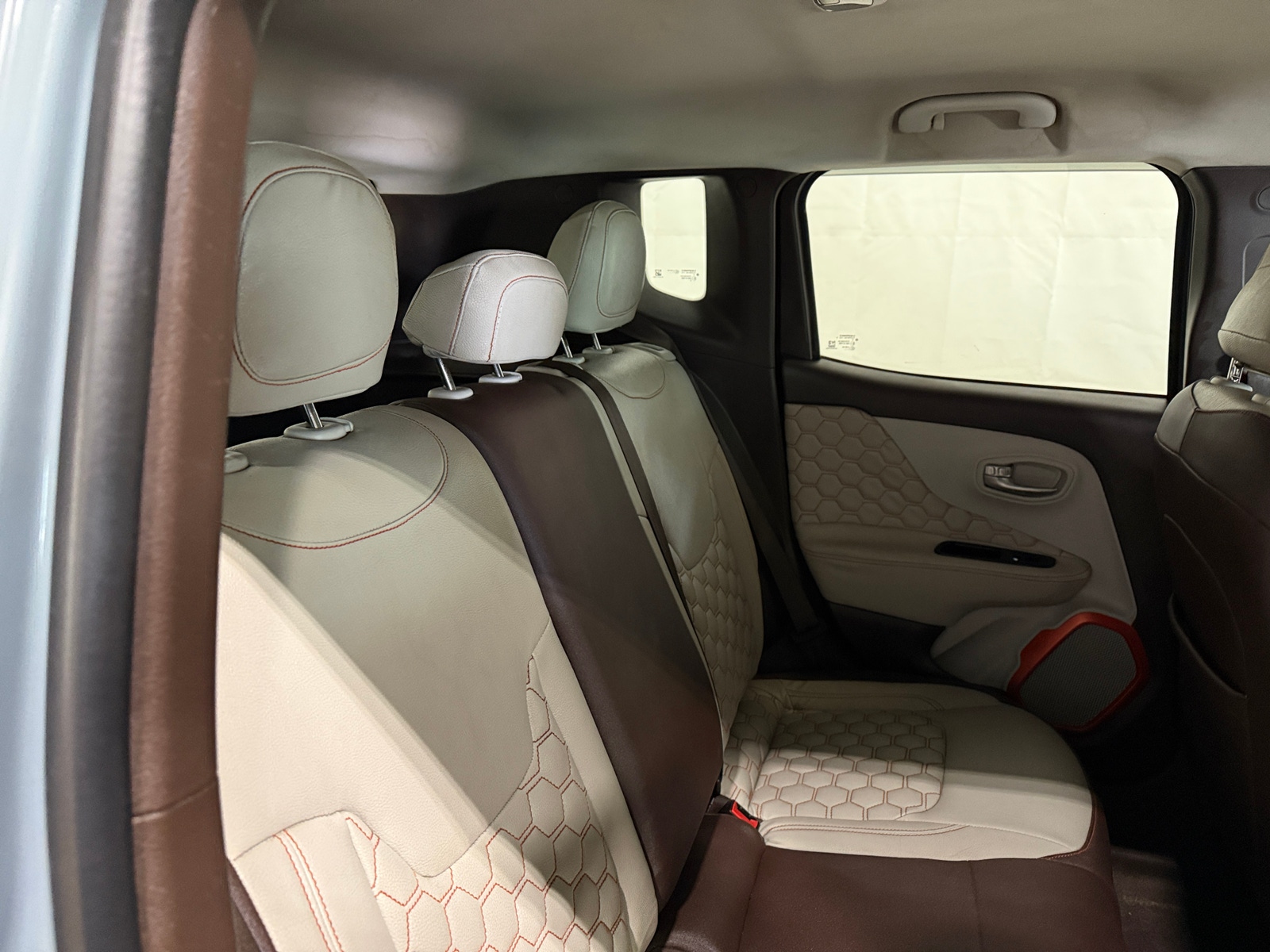 Thumbnail: 2017 Jeep Renegade - 6