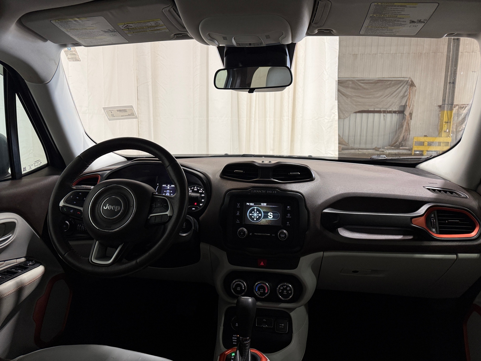 Thumbnail: 2017 Jeep Renegade - 3