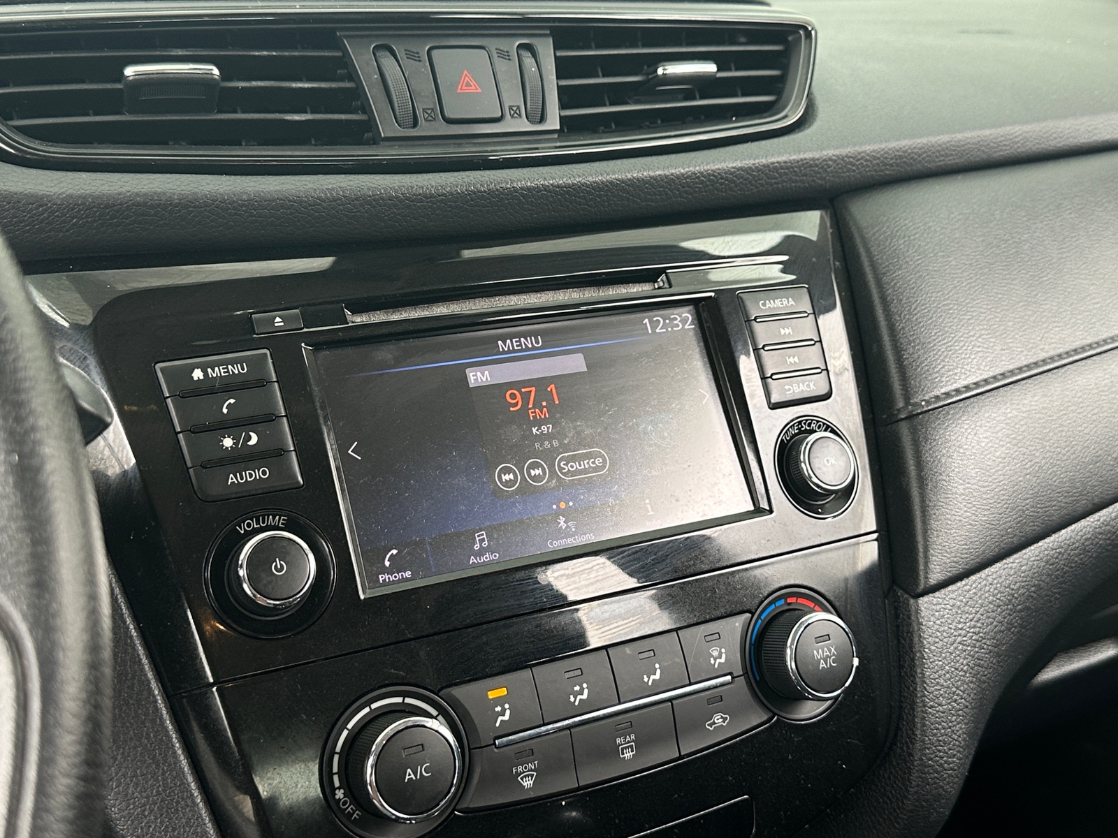 Thumbnail: 2019 Nissan Rogue - 4