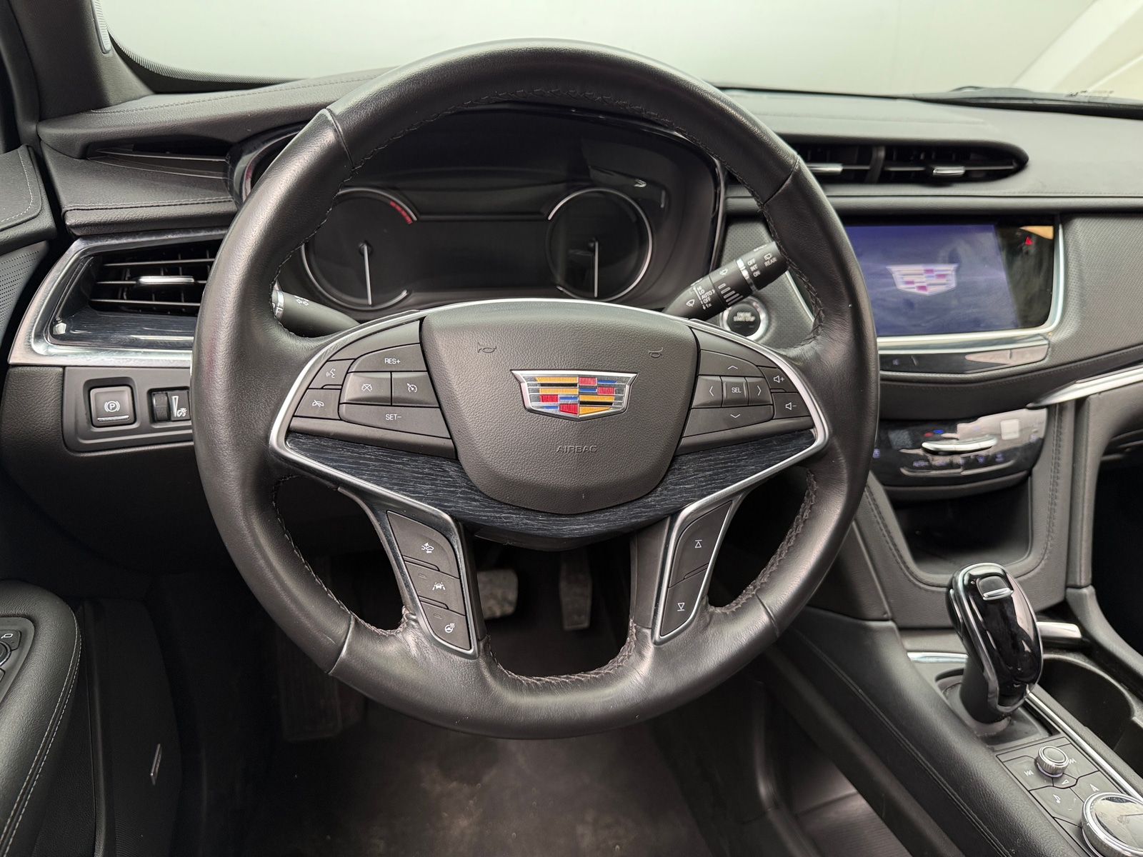 Thumbnail: 2024 Cadillac XT5 - 4