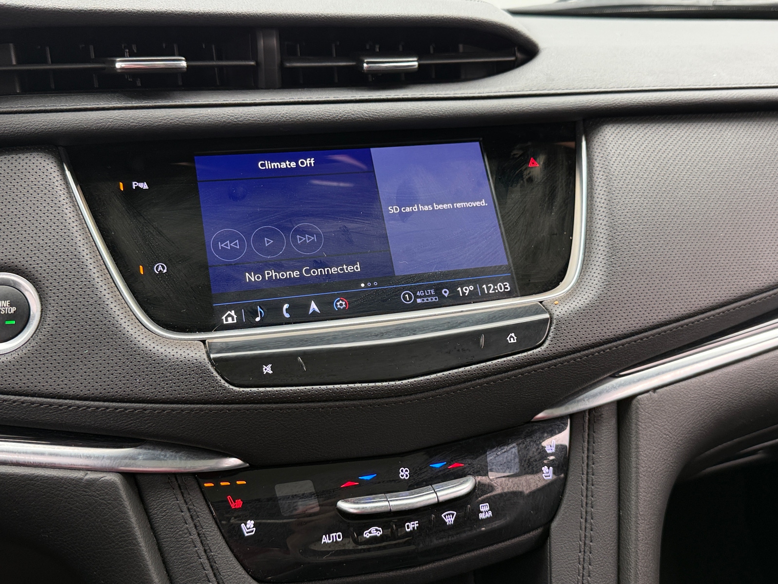 Thumbnail: 2024 Cadillac XT5 - 3