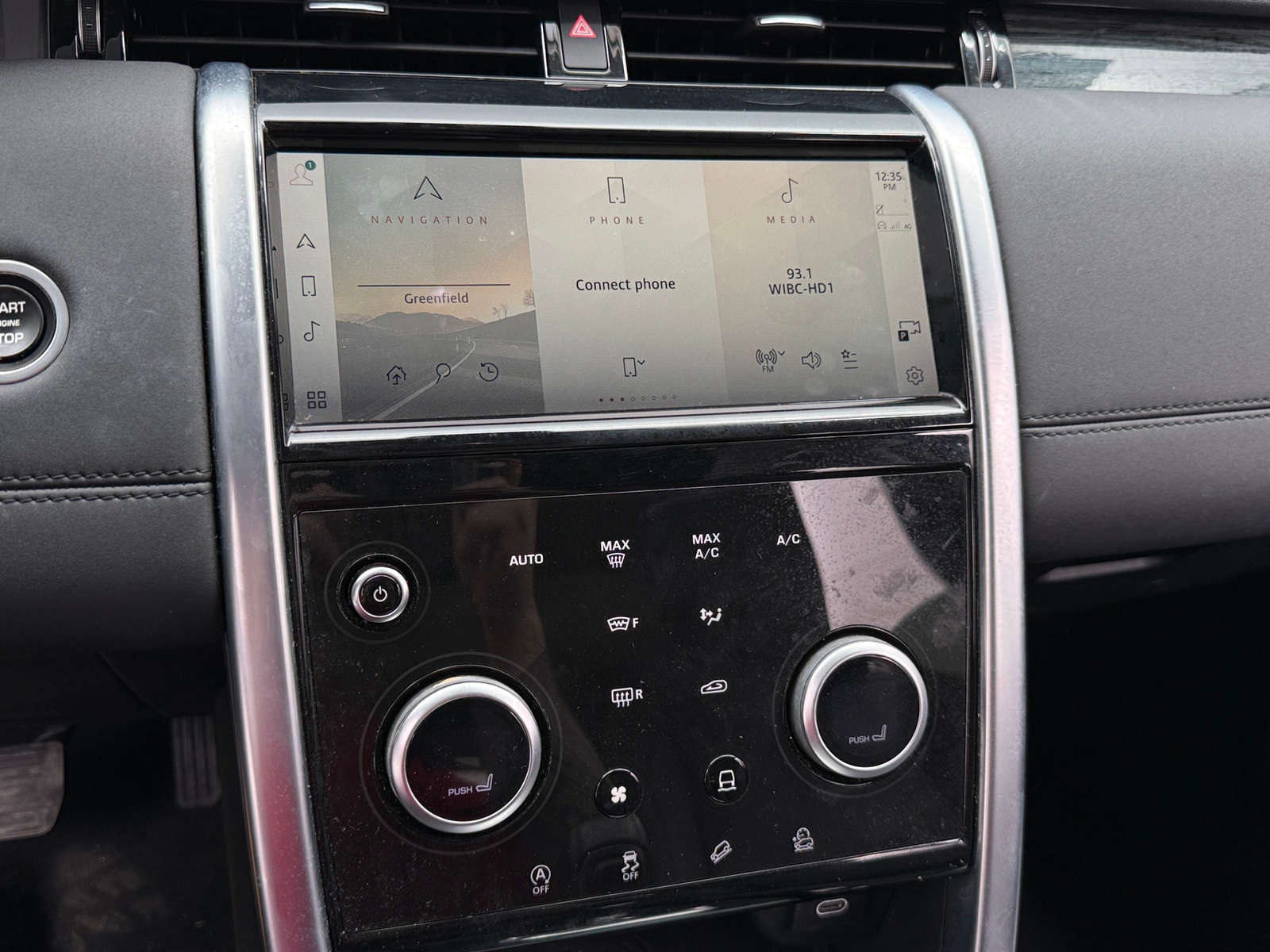 Thumbnail: 2023 Land Rover Discovery Sport - 3