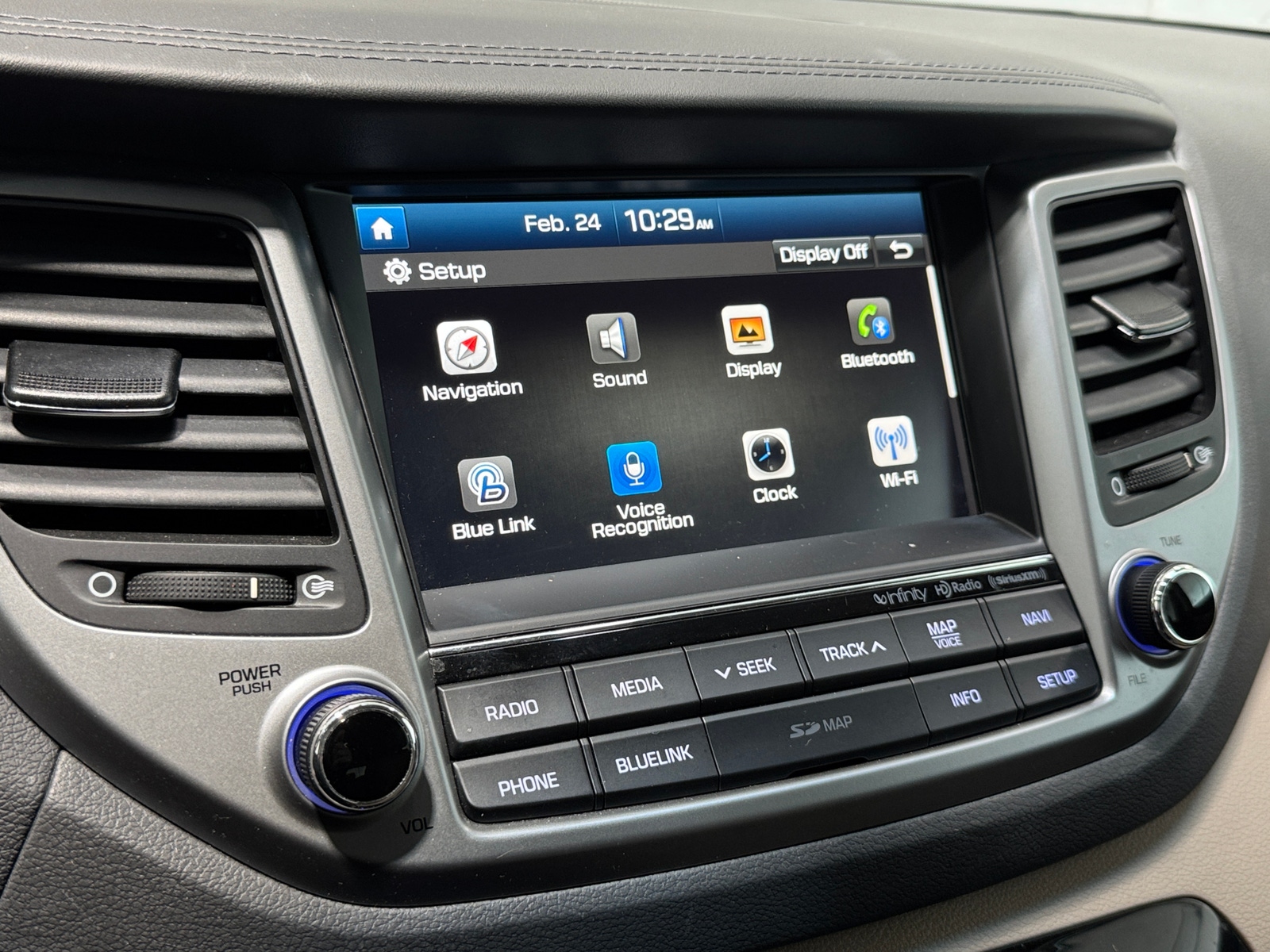 Thumbnail: 2017 Hyundai Tucson - 3