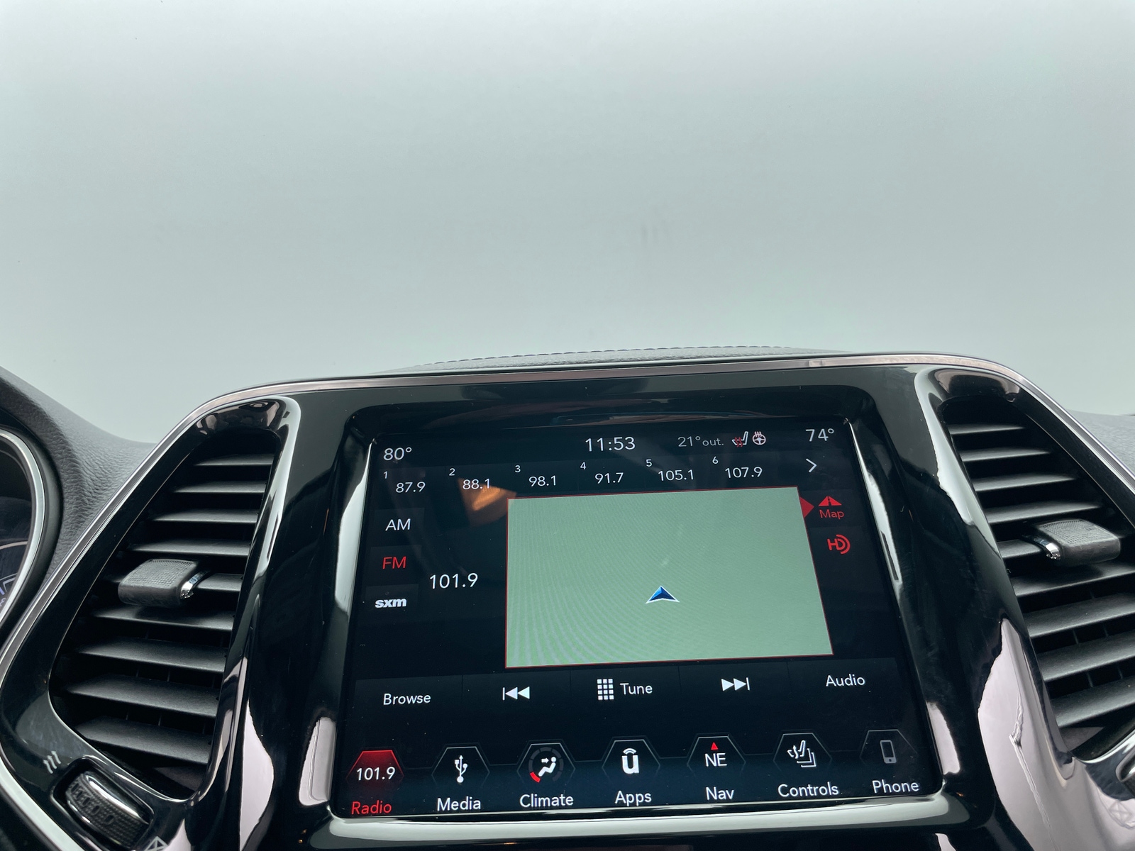 Thumbnail: 2019 Jeep Cherokee - 3