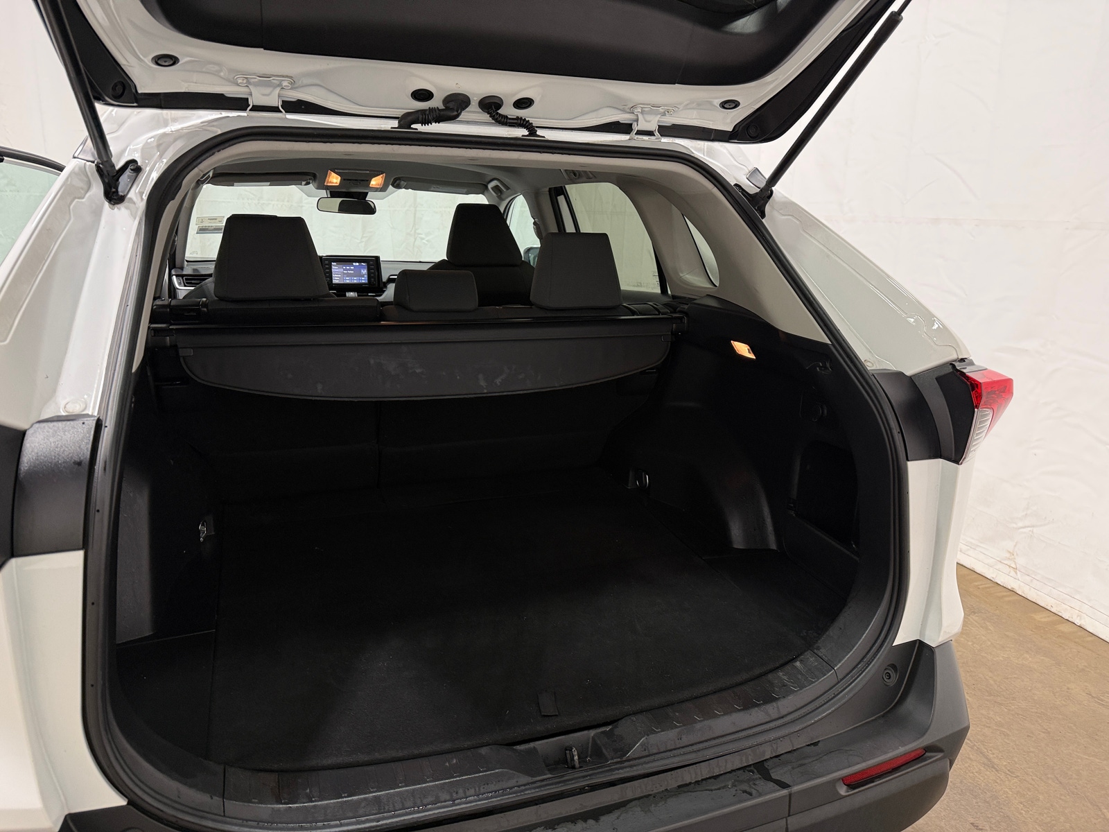 Thumbnail: 2021 Toyota RAV4 - 7