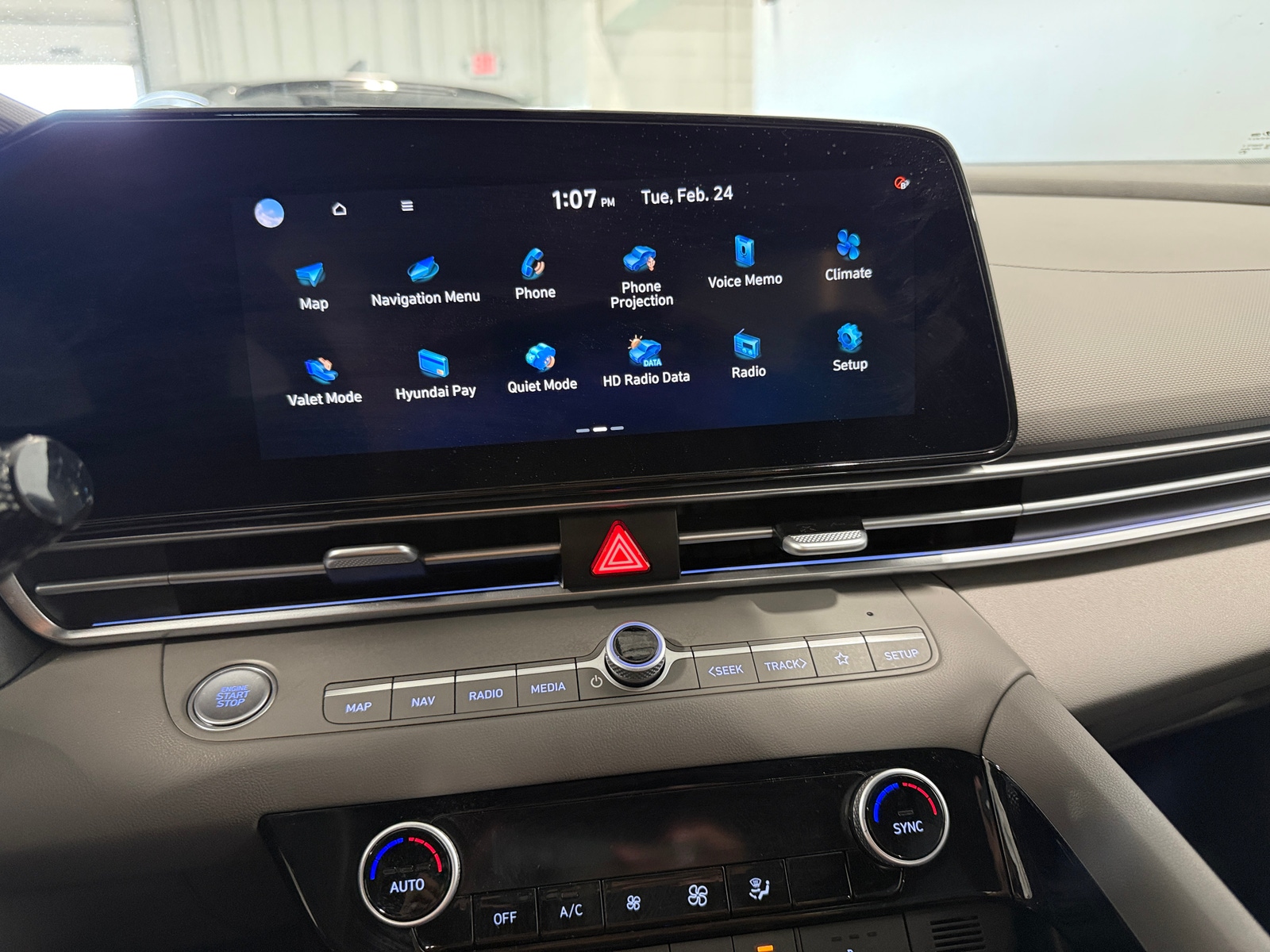 Thumbnail: 2025 Hyundai Elantra - 4