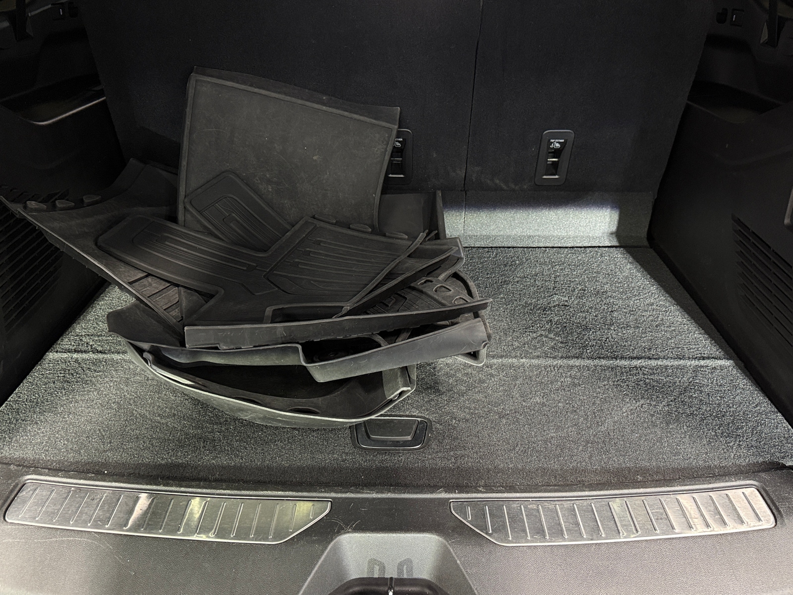 Thumbnail: 2021 GMC Yukon XL - 6