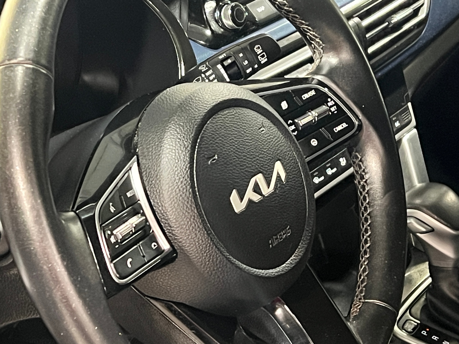 Thumbnail: 2023 Kia Seltos - 5