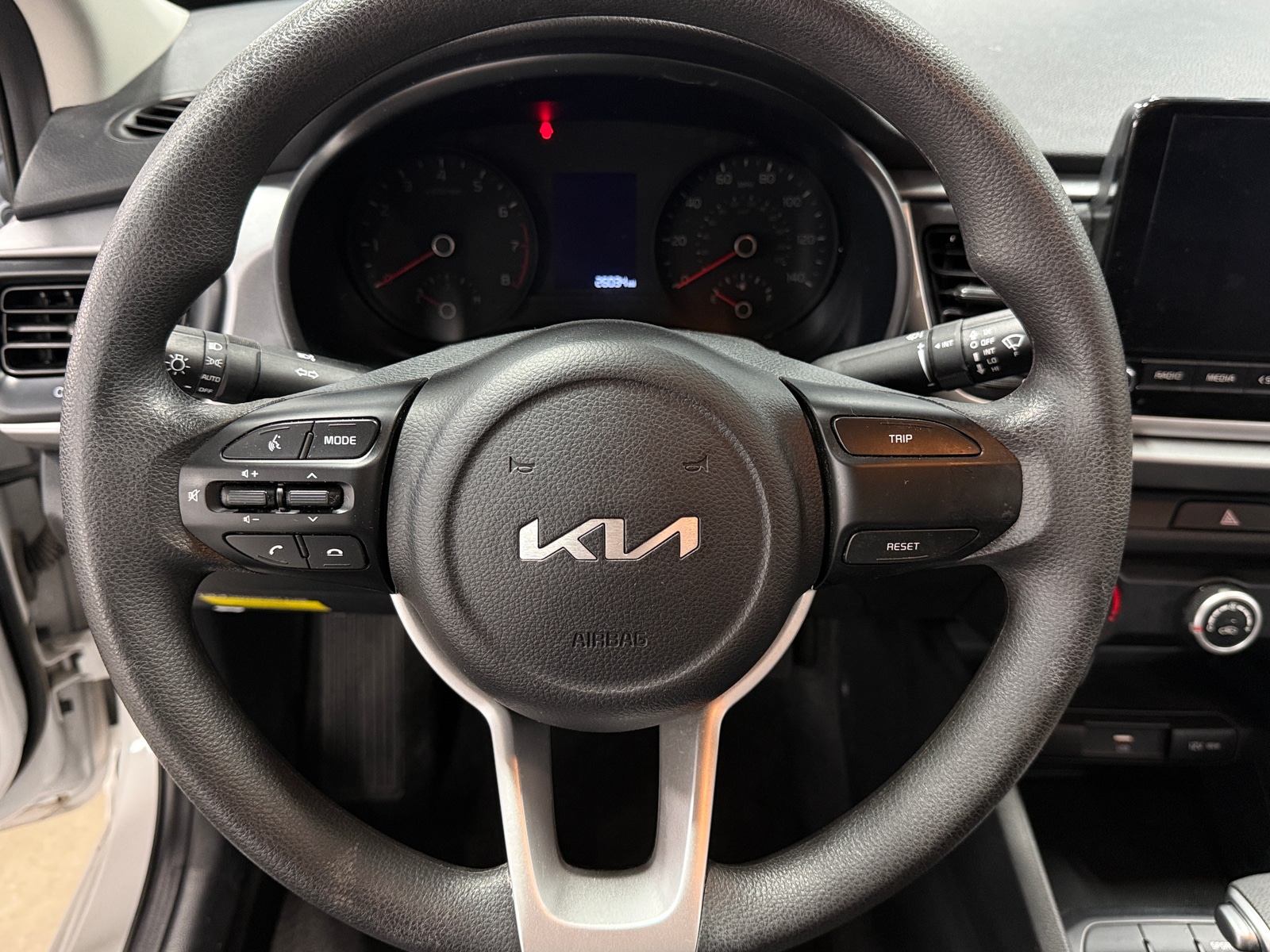 Thumbnail: 2023 Kia Rio - 5