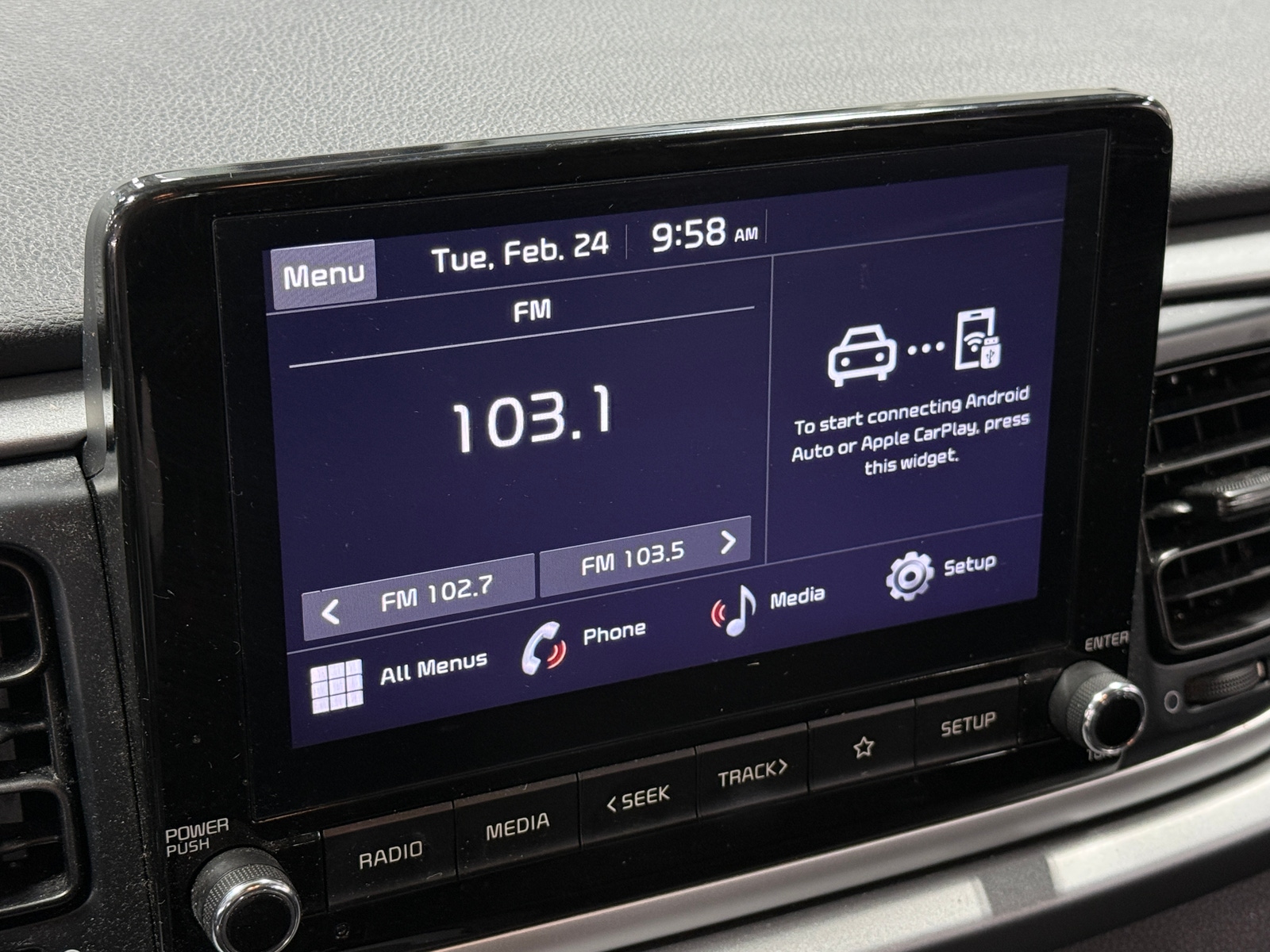 Thumbnail: 2023 Kia Rio - 4