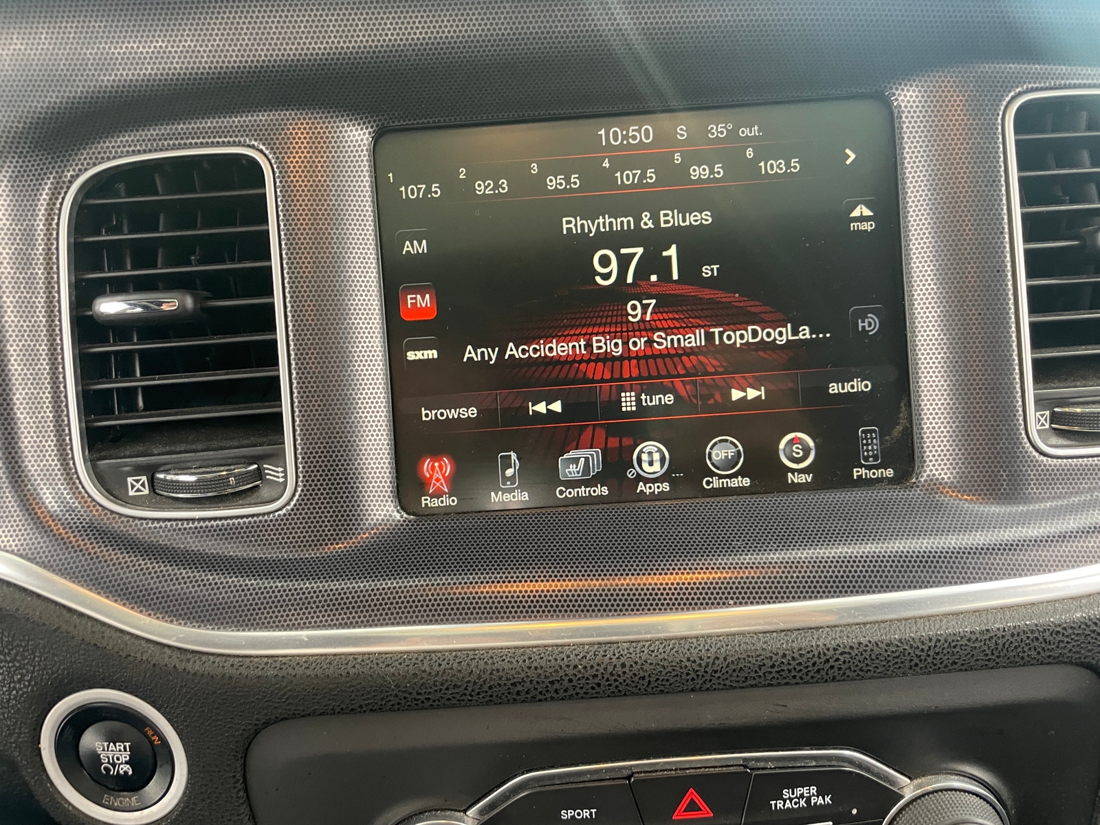 Thumbnail: 2016 Dodge Charger - 3