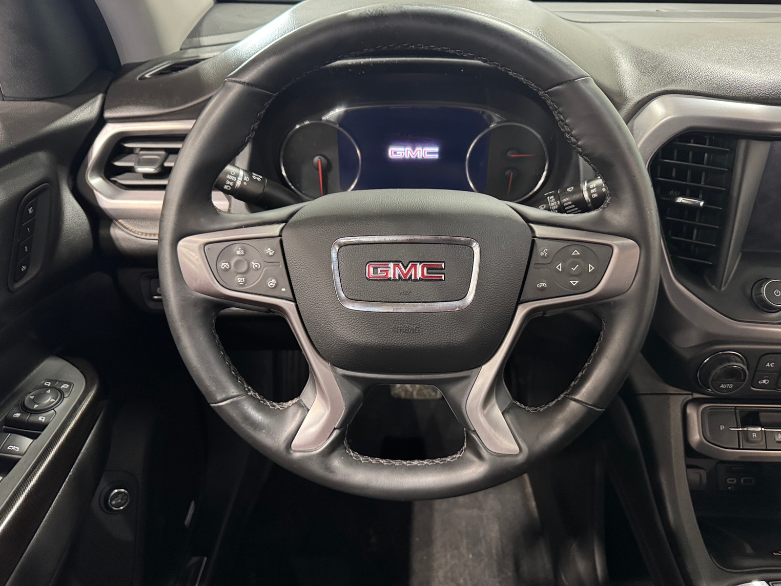 Thumbnail: 2023 GMC Acadia - 4