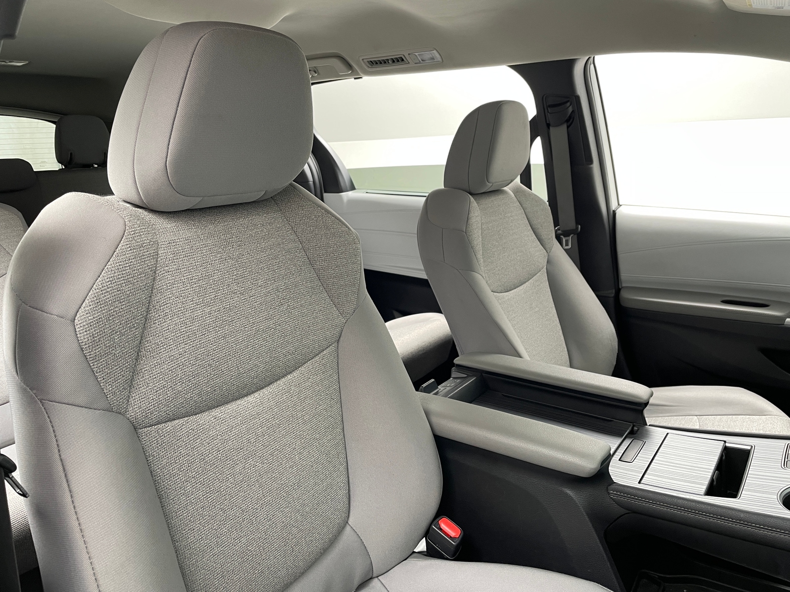 Thumbnail: 2025 Toyota Sienna - 2