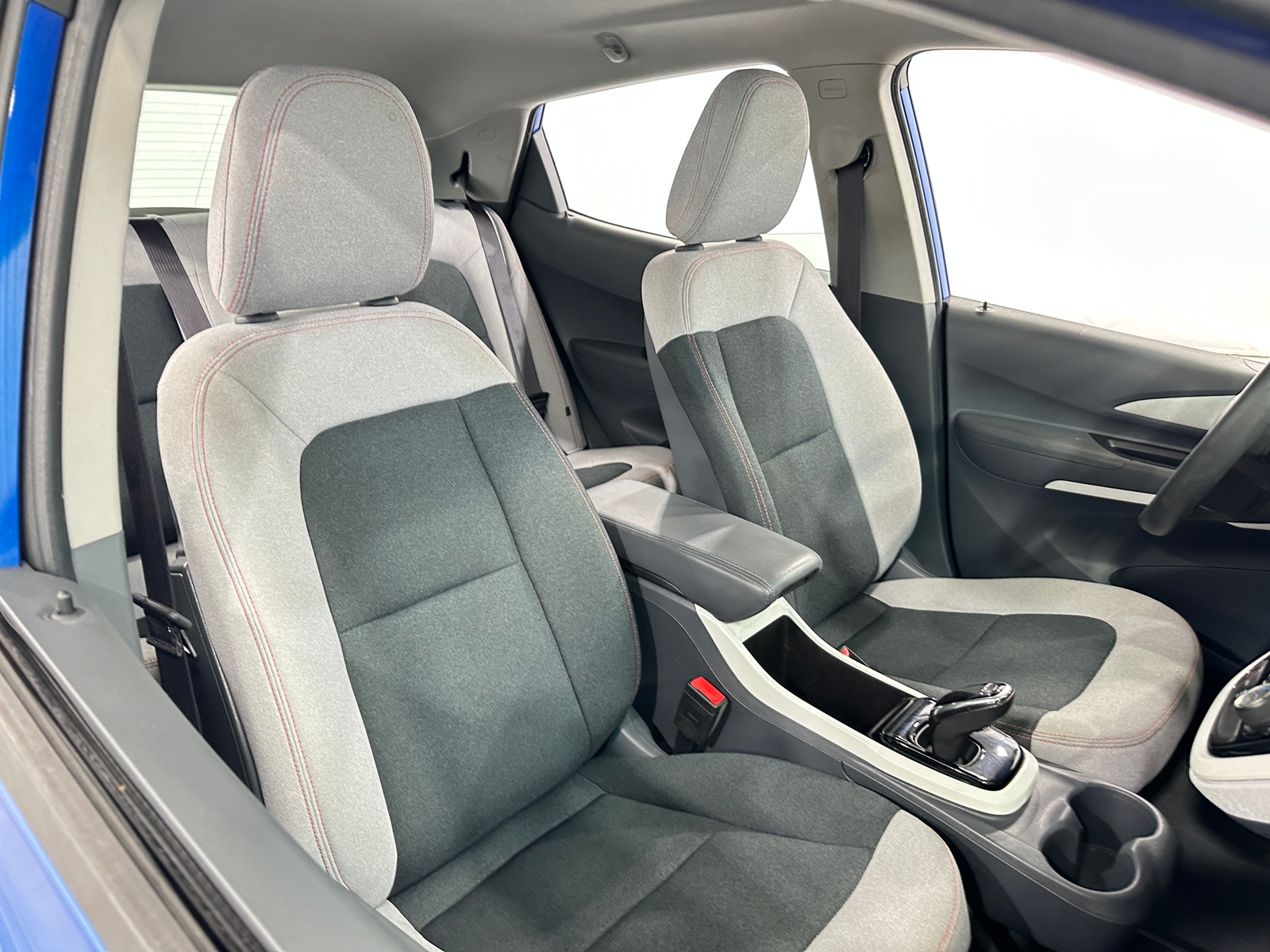 Thumbnail: 2017 Chevrolet Bolt EV - 2