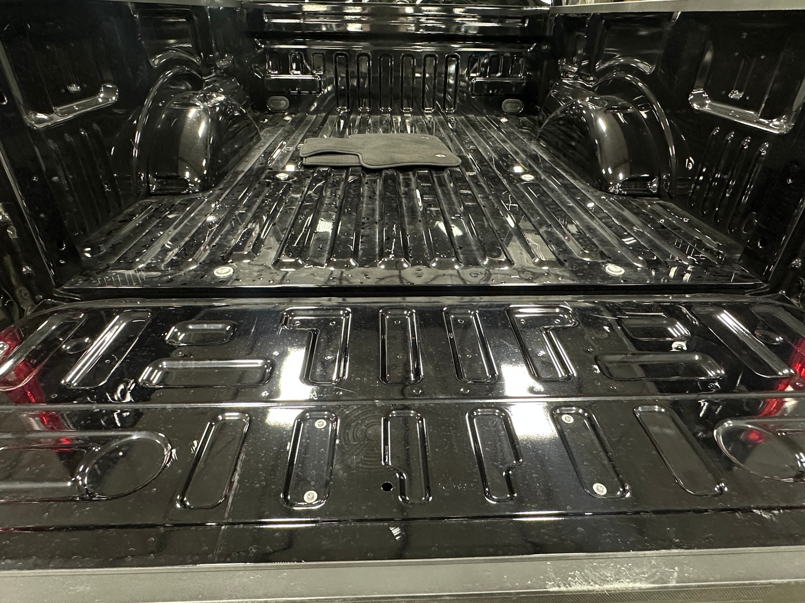 Thumbnail: 2021 Ford Econoline - 6