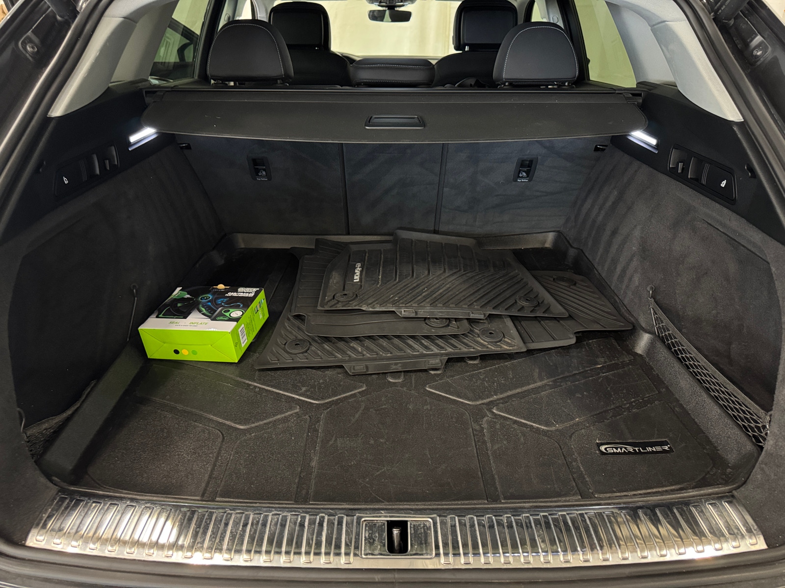 Thumbnail: 2021 Audi e-tron - 6