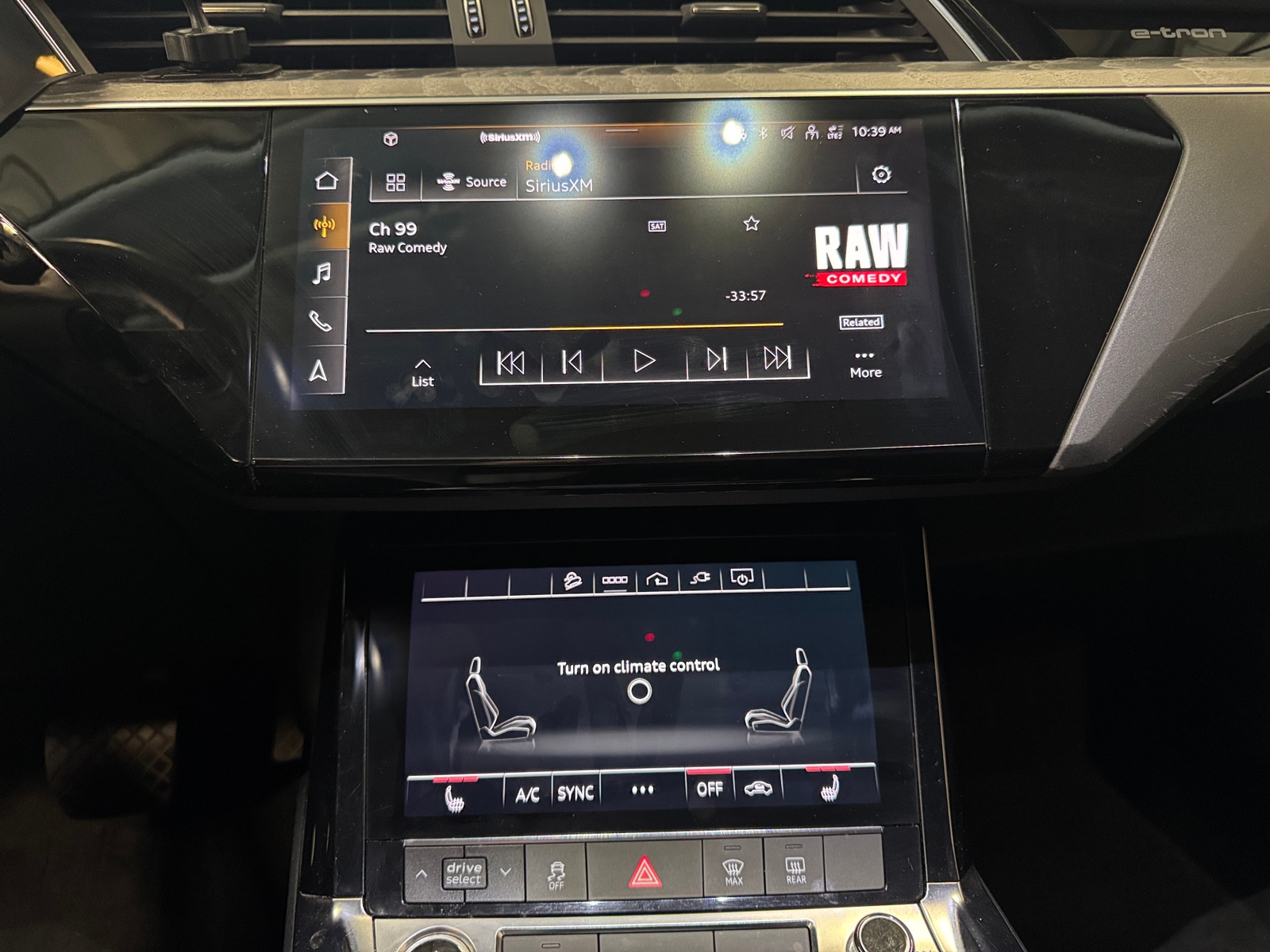 Thumbnail: 2021 Audi e-tron - 3