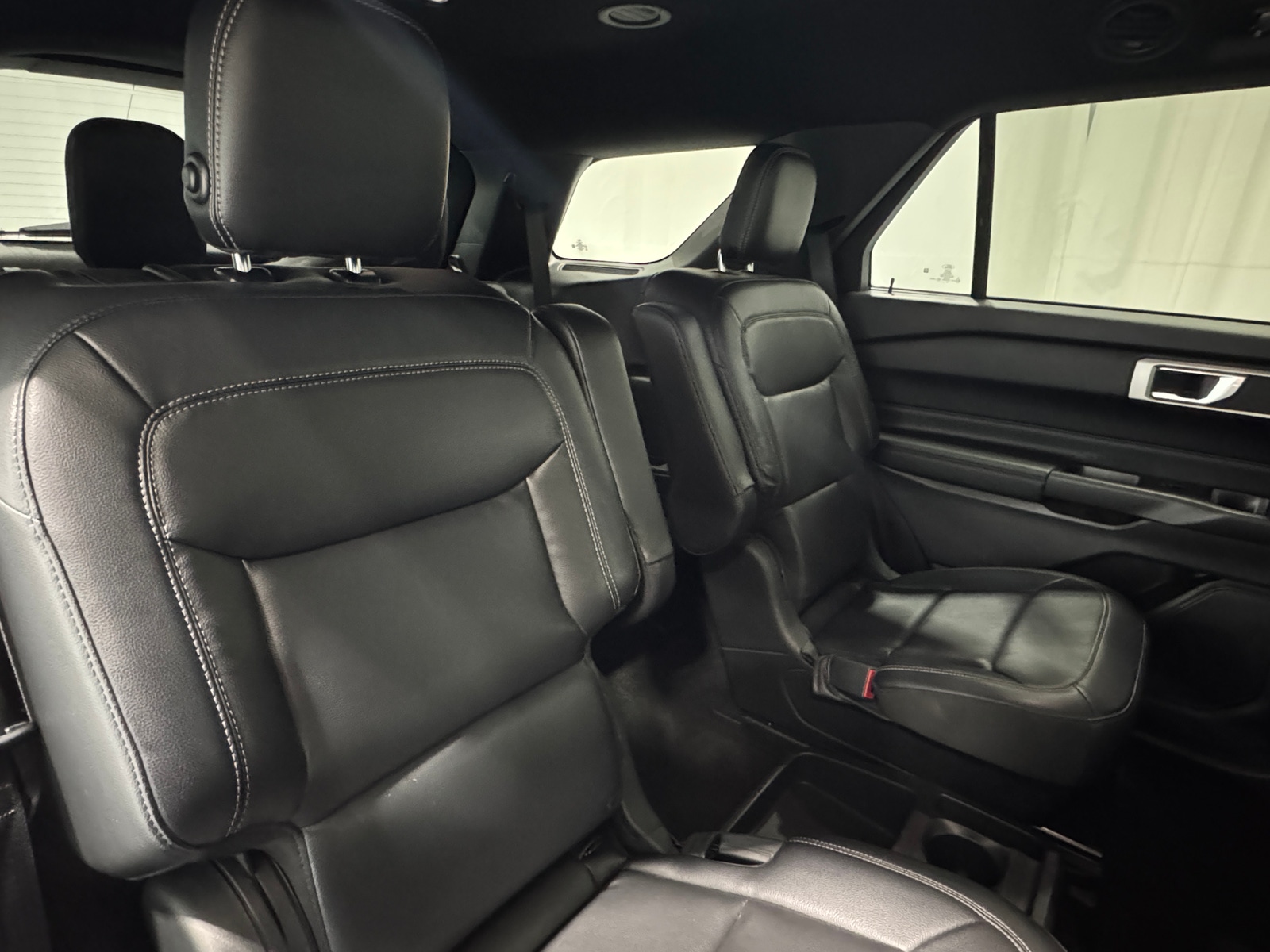 Thumbnail: 2020 Ford Explorer - 5