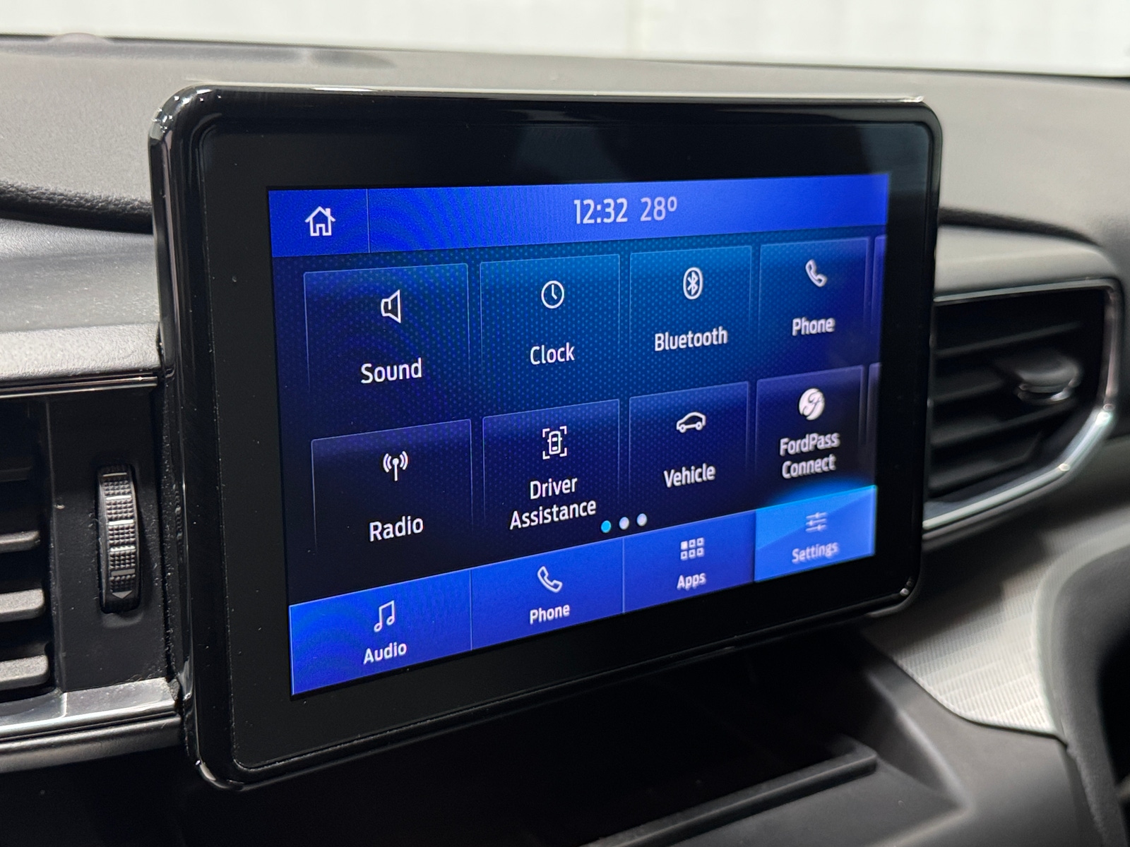 Thumbnail: 2020 Ford Explorer - 3