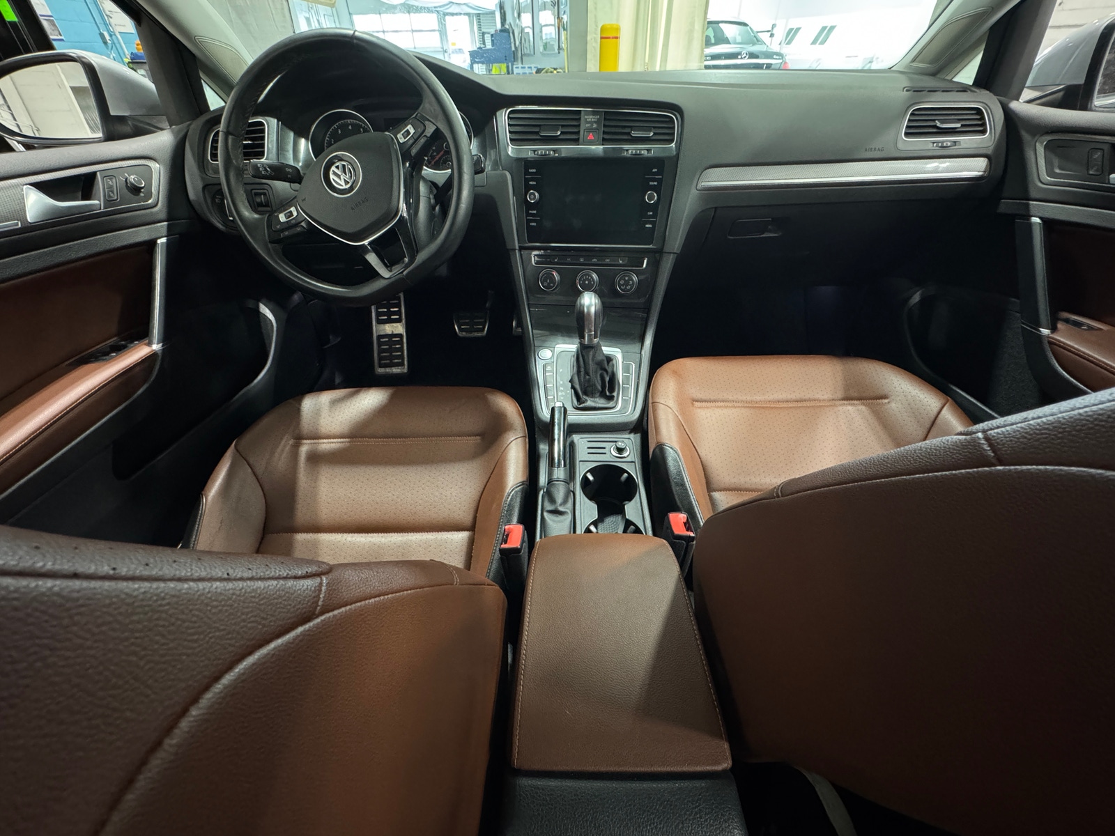 Thumbnail: 2019 Volkswagen Golf - 2