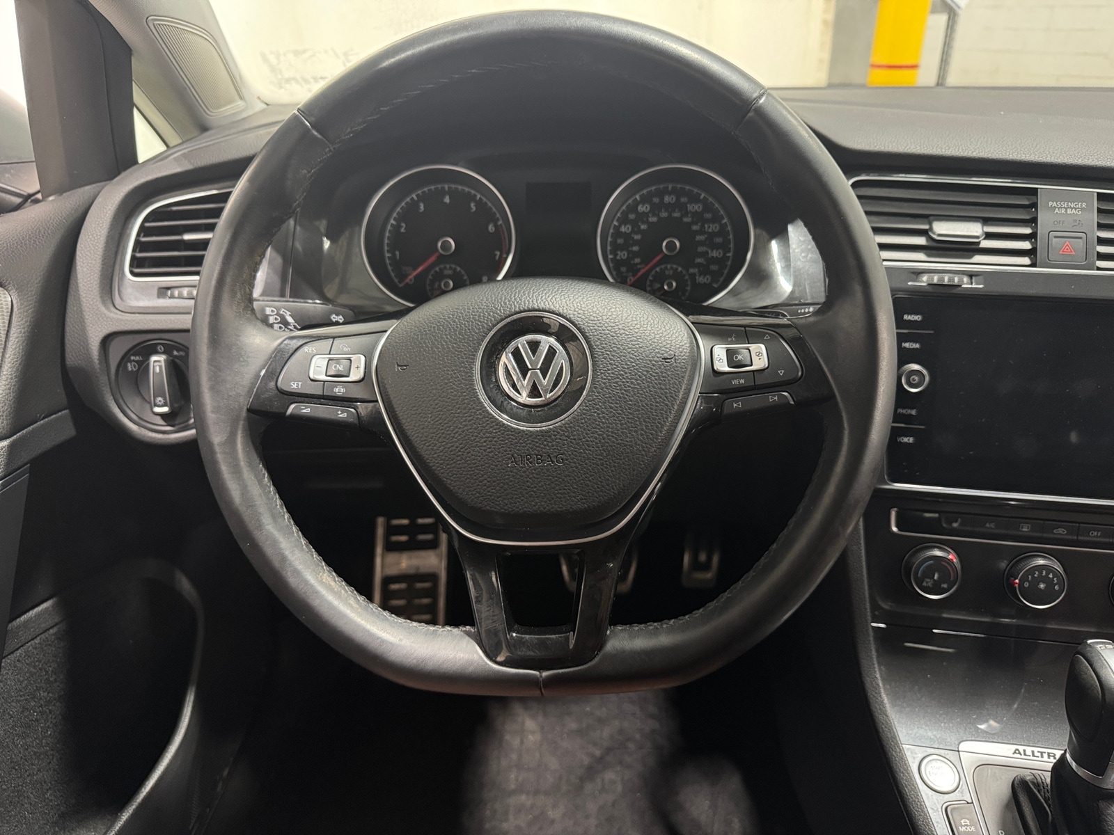 Thumbnail: 2019 Volkswagen Golf - 4