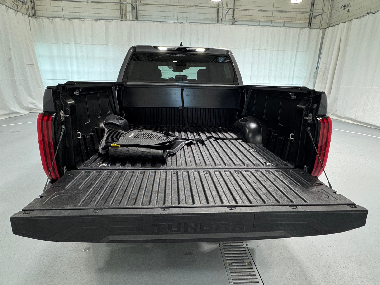 Thumbnail: 2023 Toyota Tundra - 7