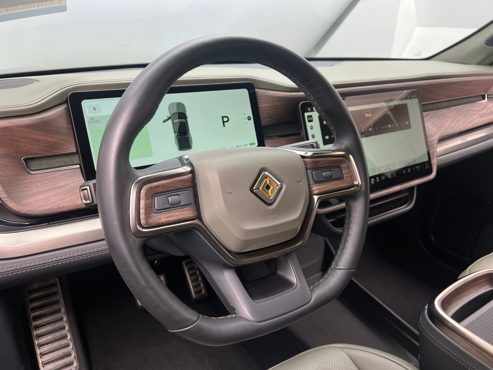 Thumbnail: 2022 Rivian R1T - 4