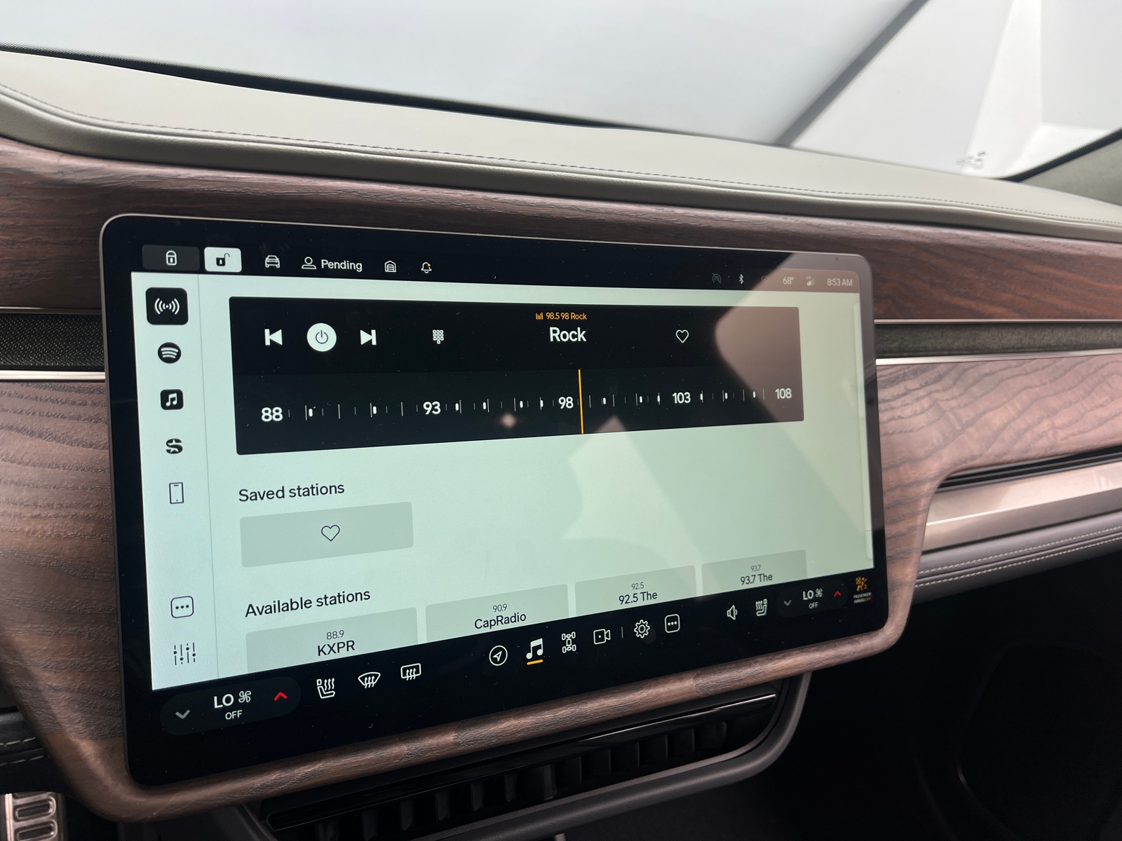 Thumbnail: 2022 Rivian R1T - 3