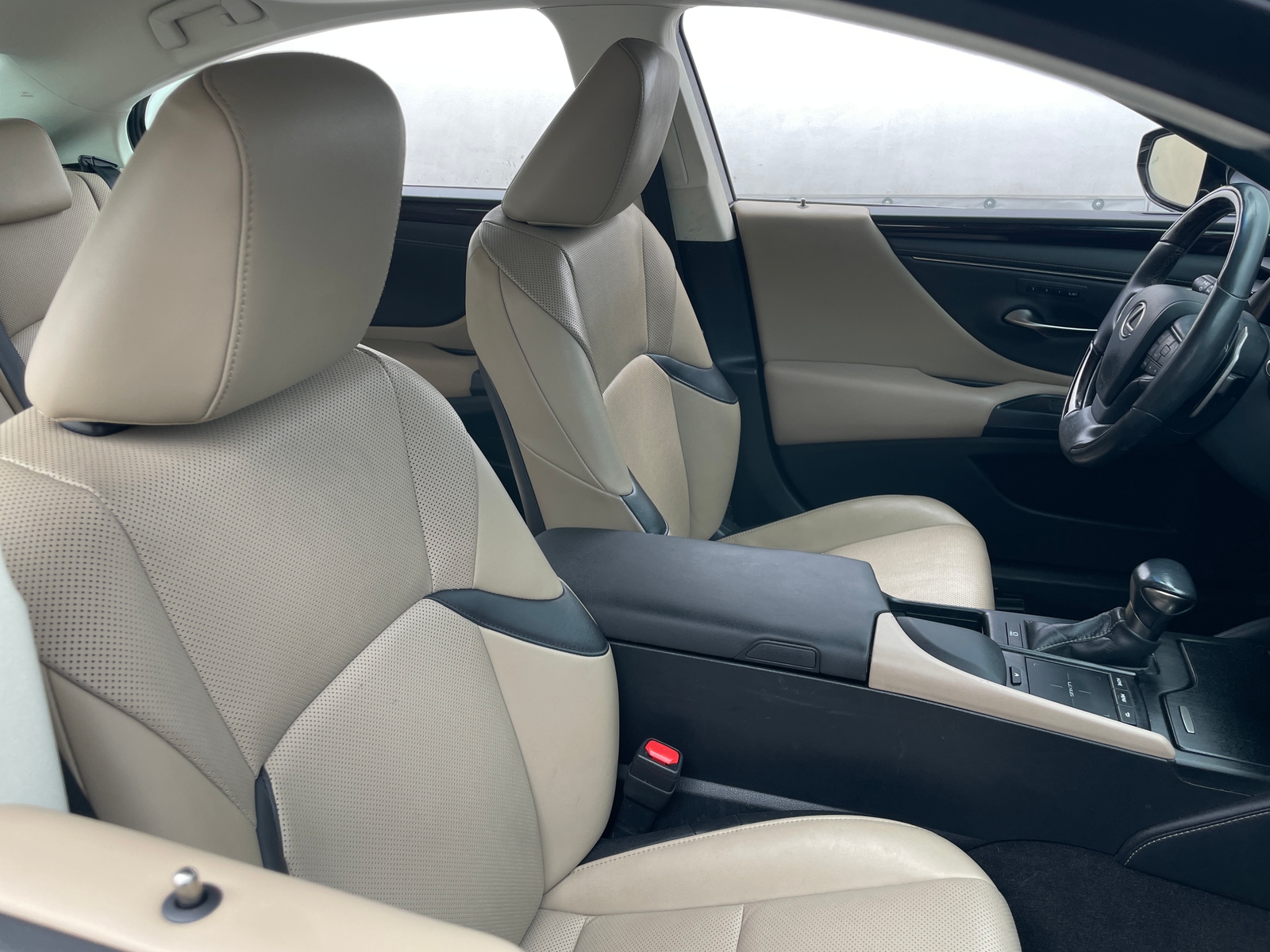 Thumbnail: 2019 Lexus ES - 2