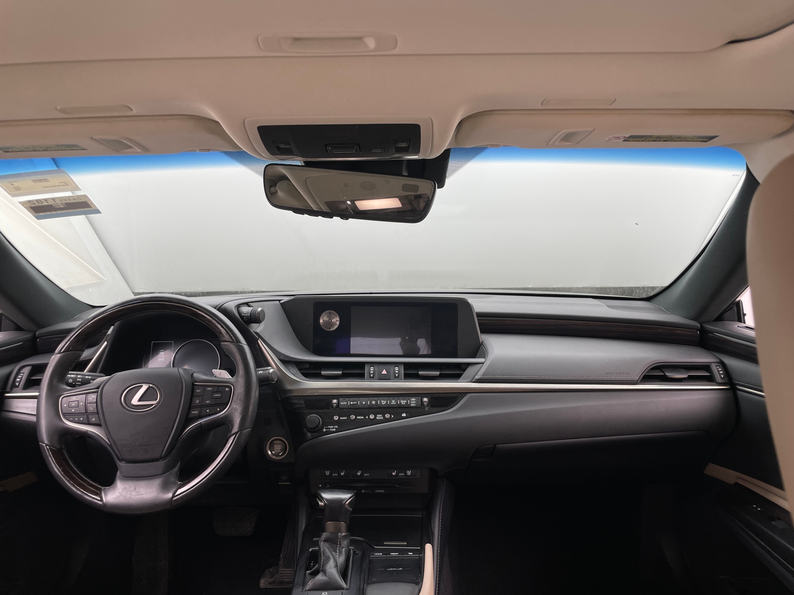 Thumbnail: 2019 Lexus ES - 3
