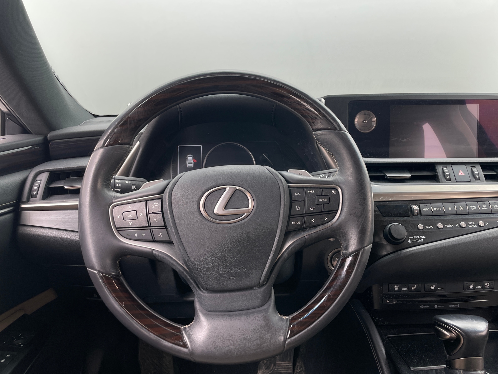 Thumbnail: 2019 Lexus ES - 5
