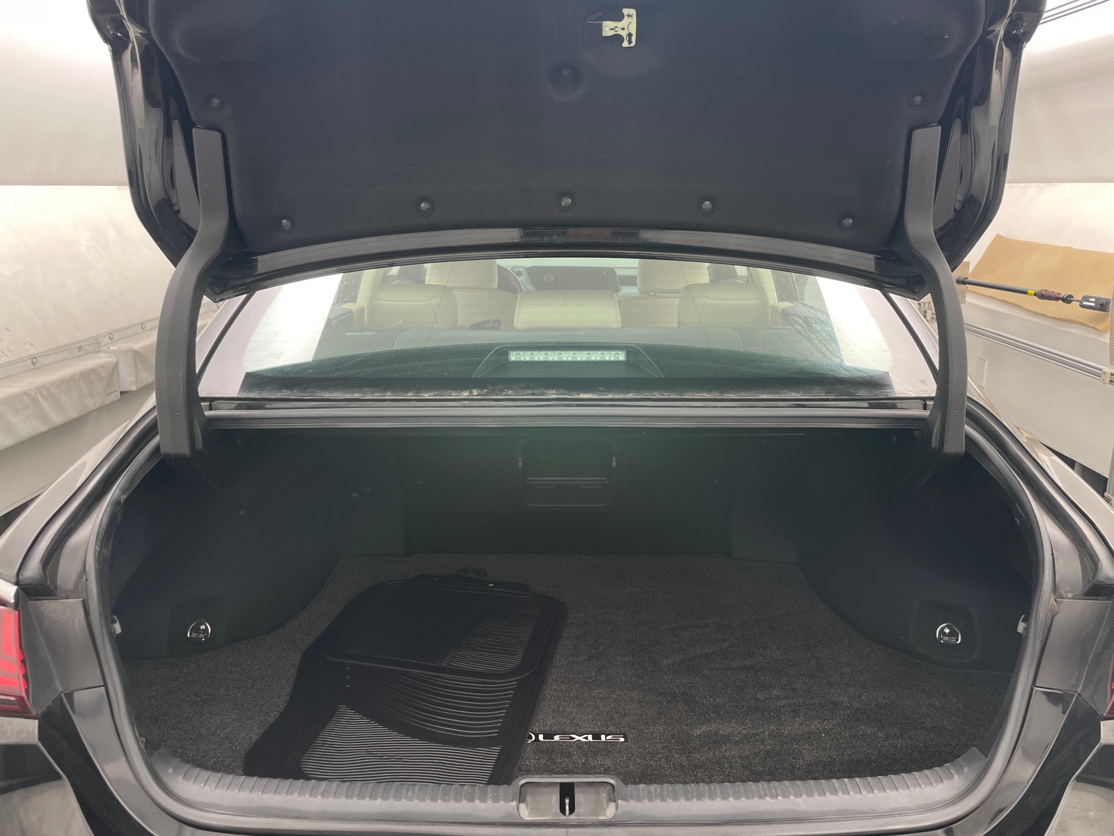 Thumbnail: 2019 Lexus ES - 7